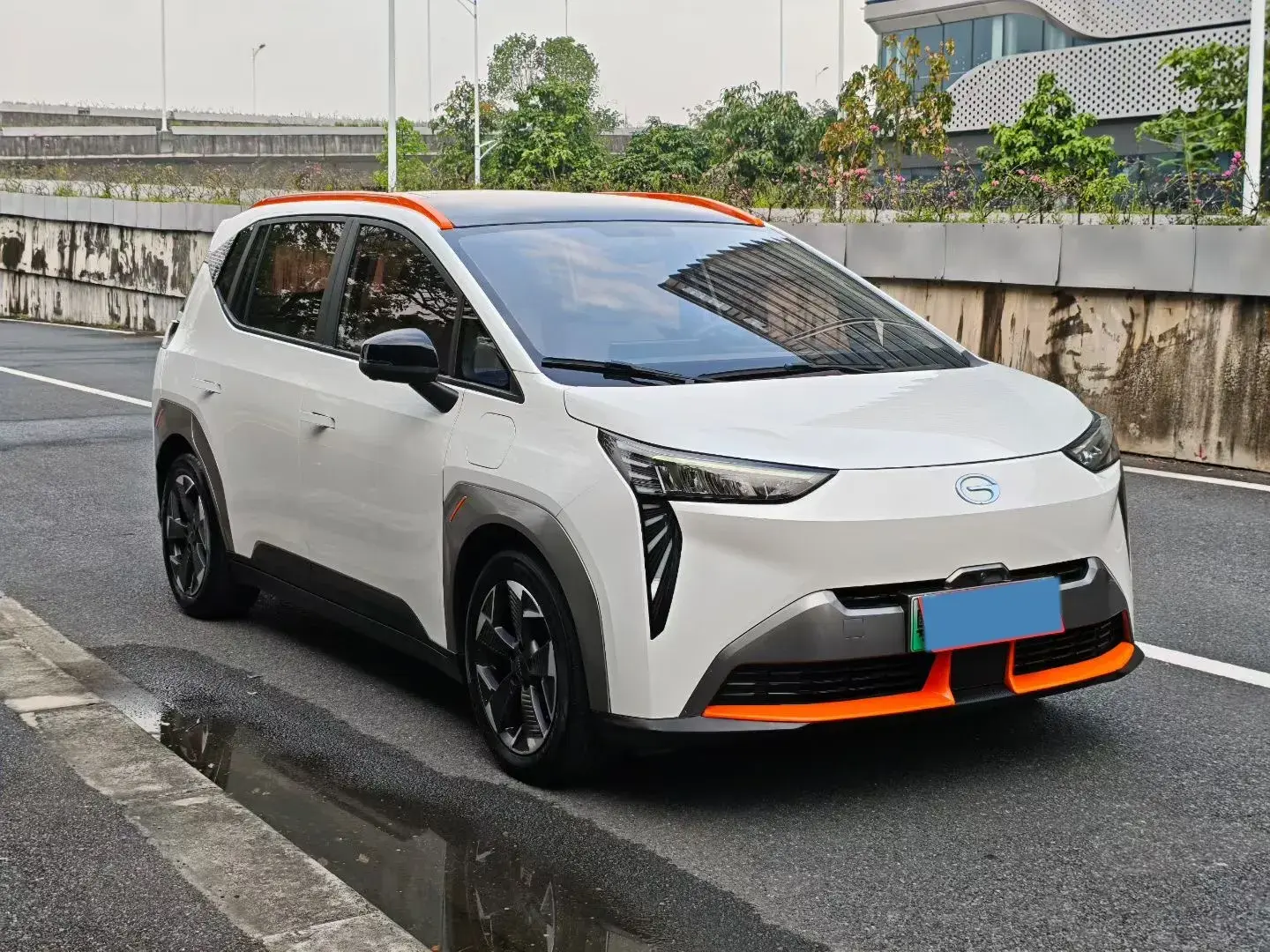 2022 AION Y thumbnail 3