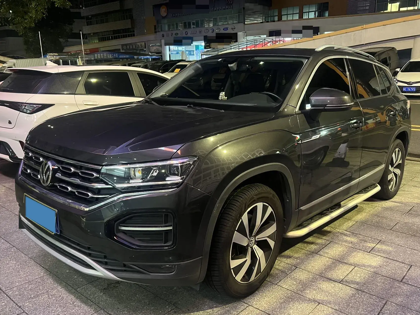 2020 VOLKSWAGEN TAYRON view 1