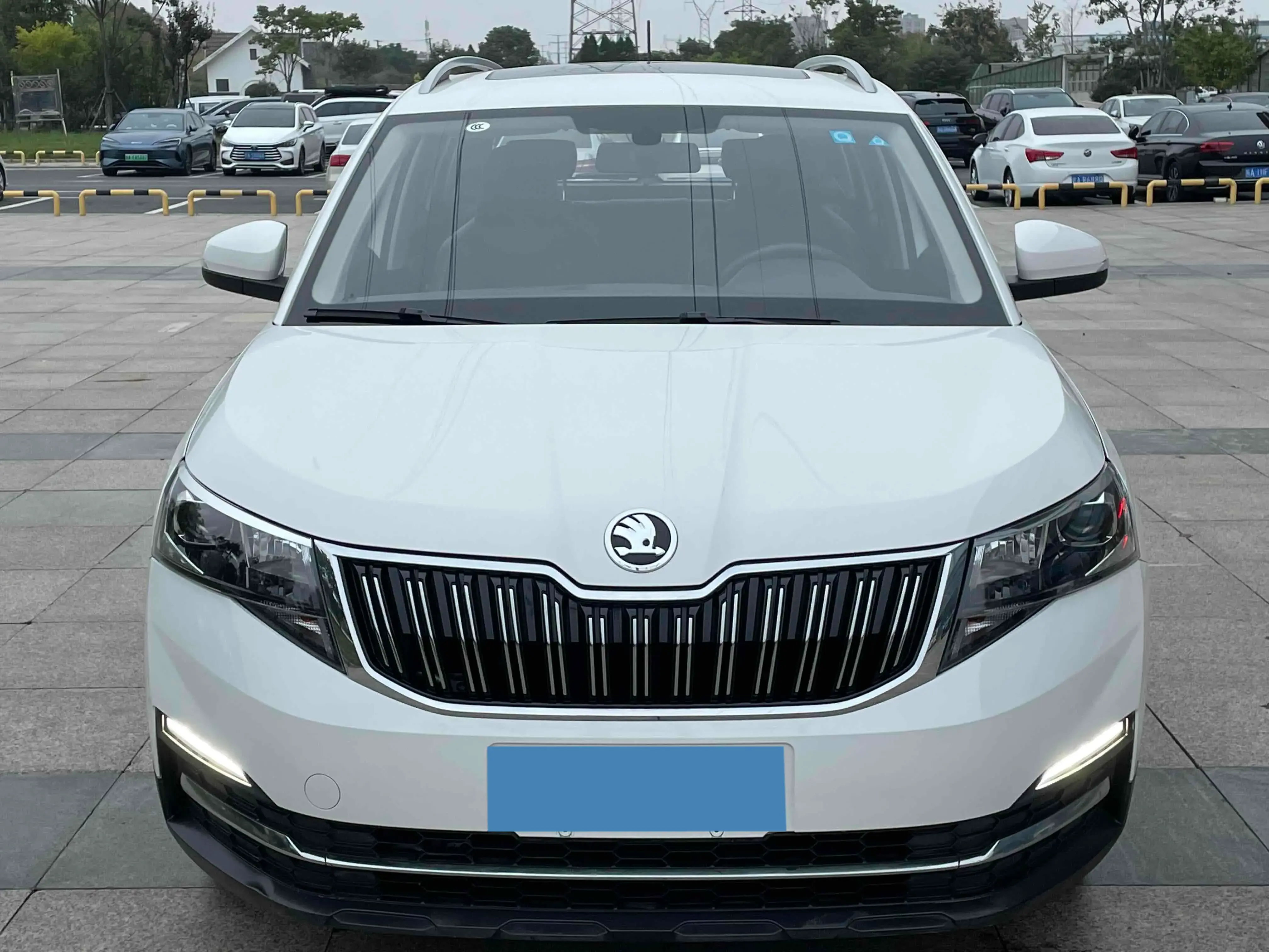 2018 SKODA KAMIQ thumbnail 2