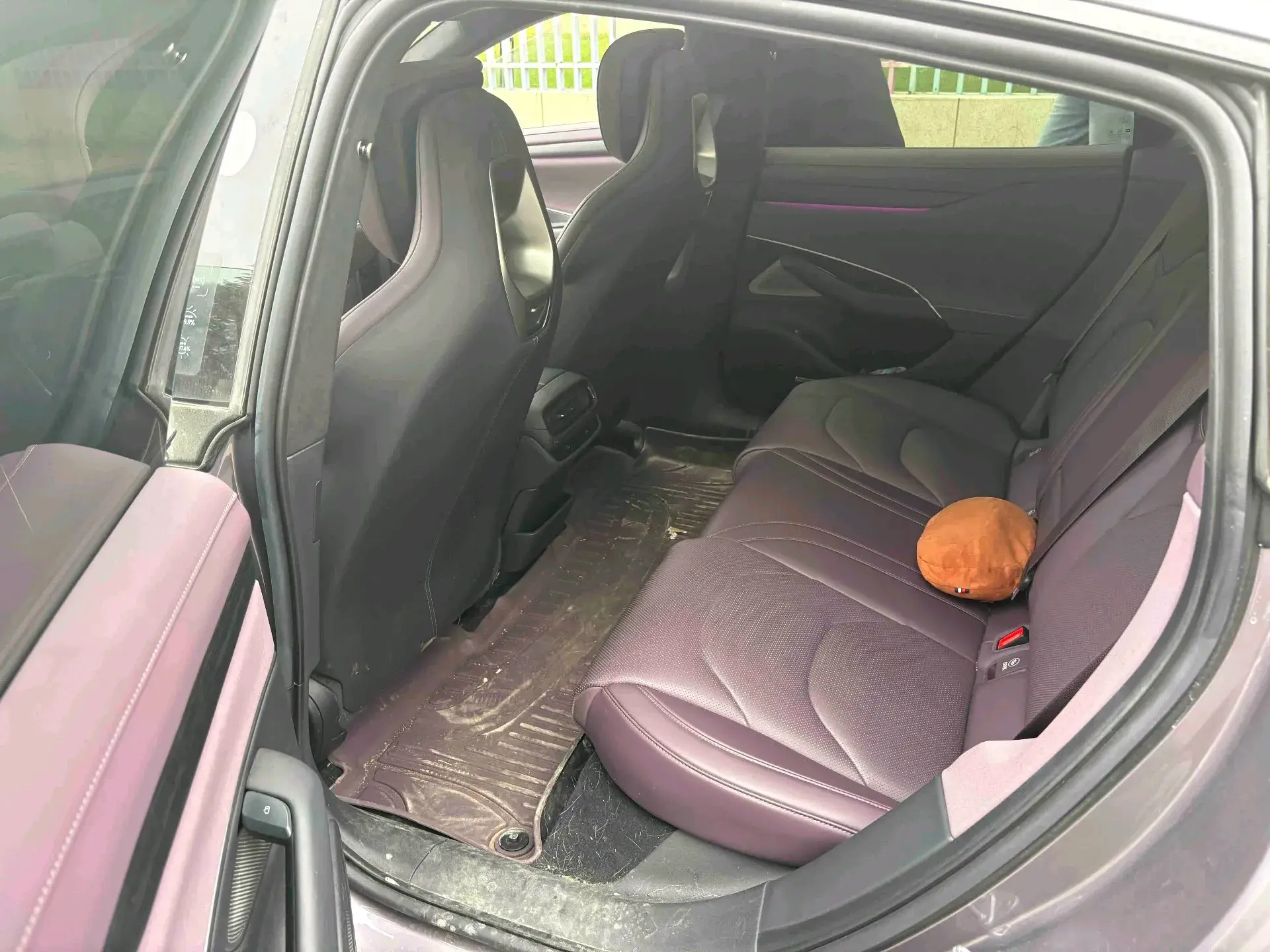 2024 MI SU7 thumbnail 3