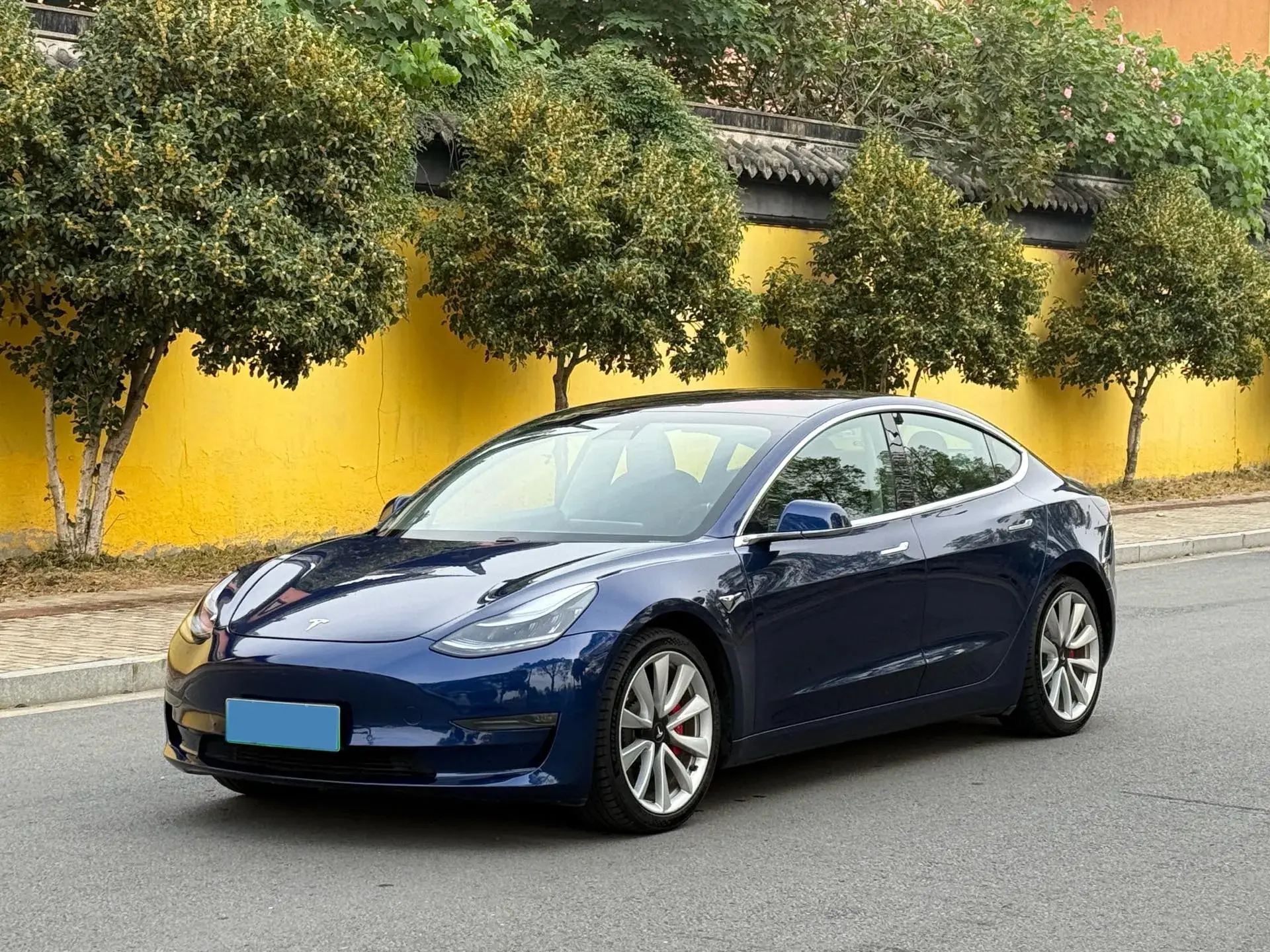 2019 TESLA MODEL view 1