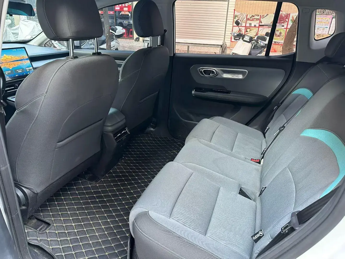 2023 AION Y thumbnail 3