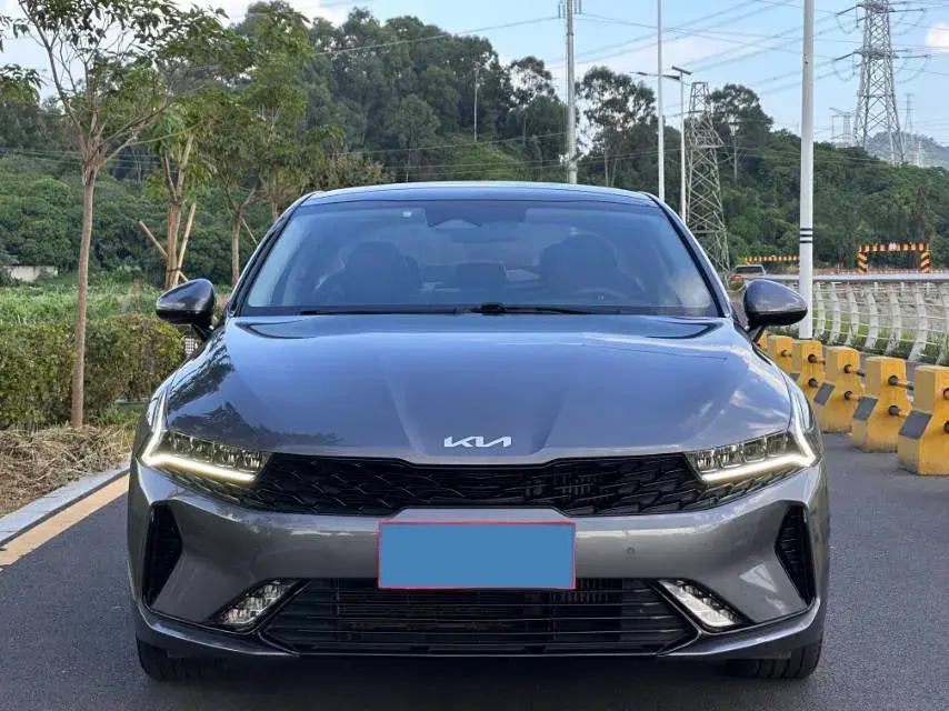 2021 KIA K5 thumbnail 2