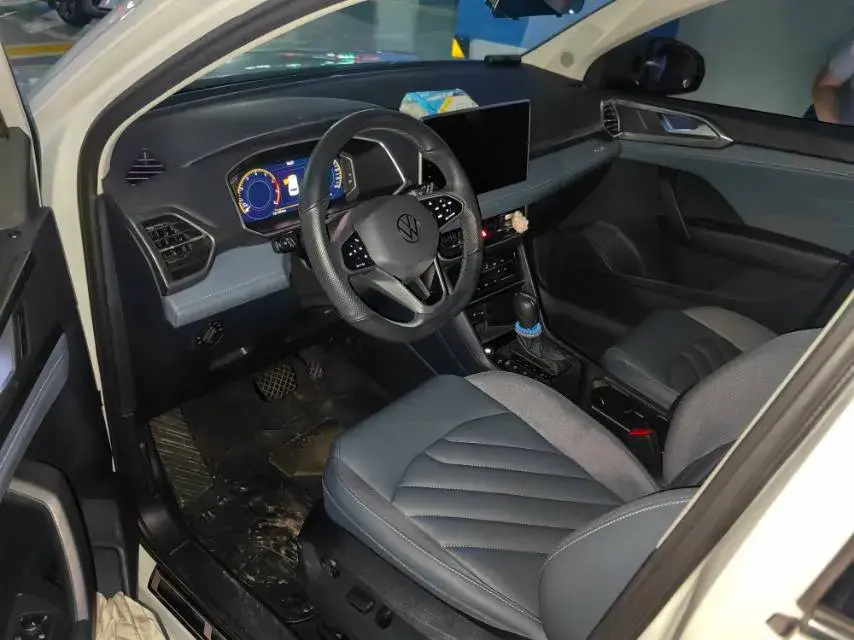 2023 VOLKSWAGEN THARU thumbnail 3