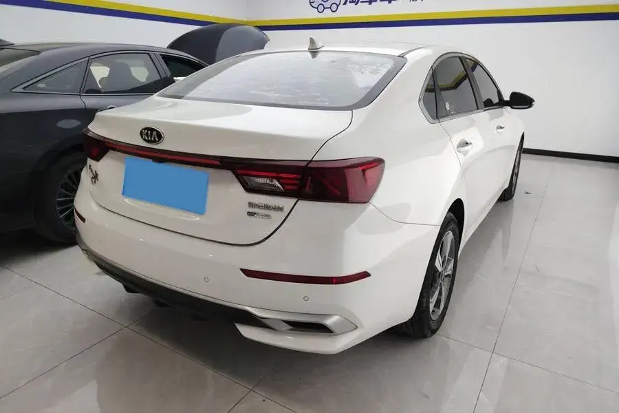 2020 KIA K3 thumbnail 2