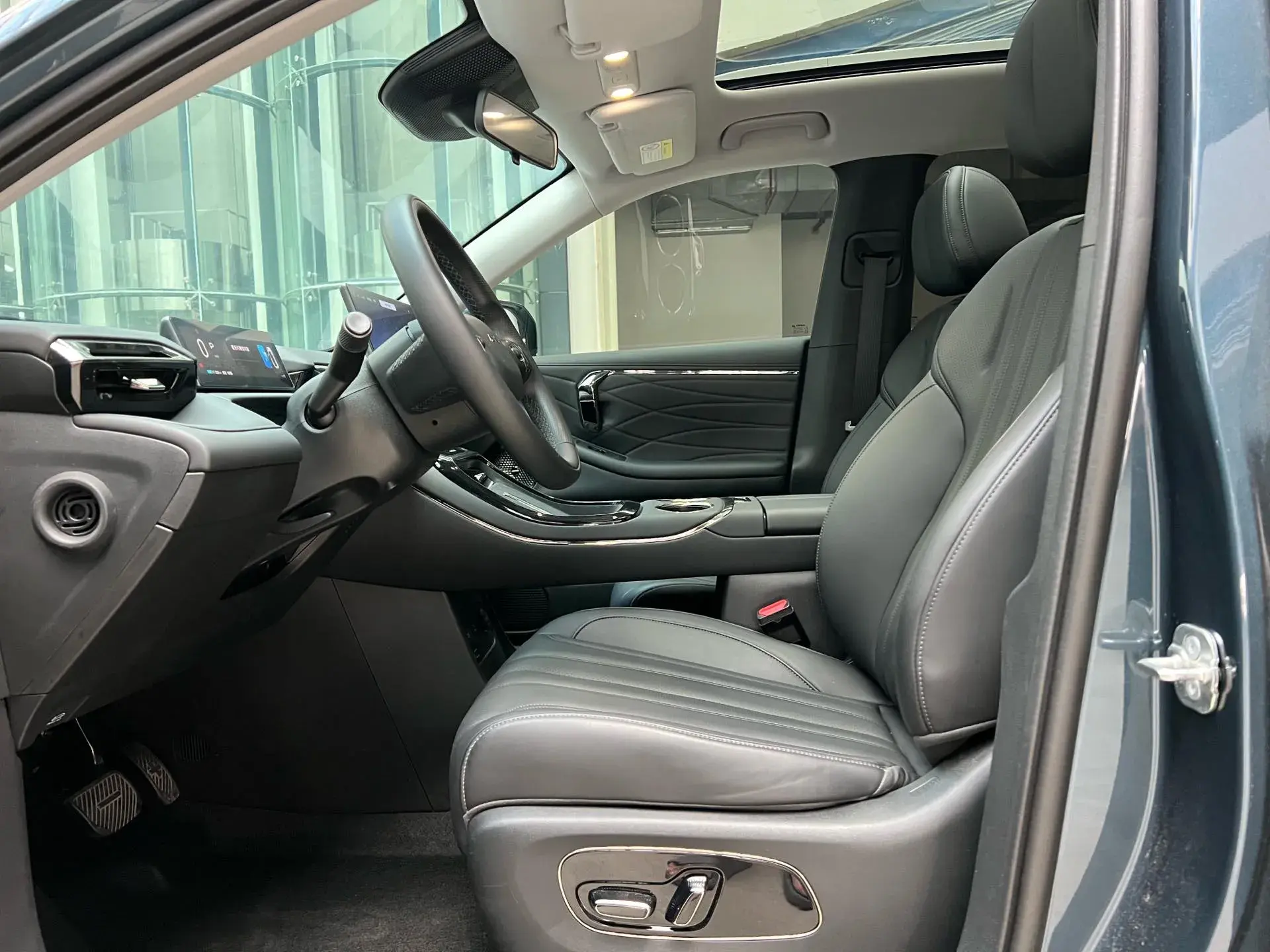 2024 AION V thumbnail 4