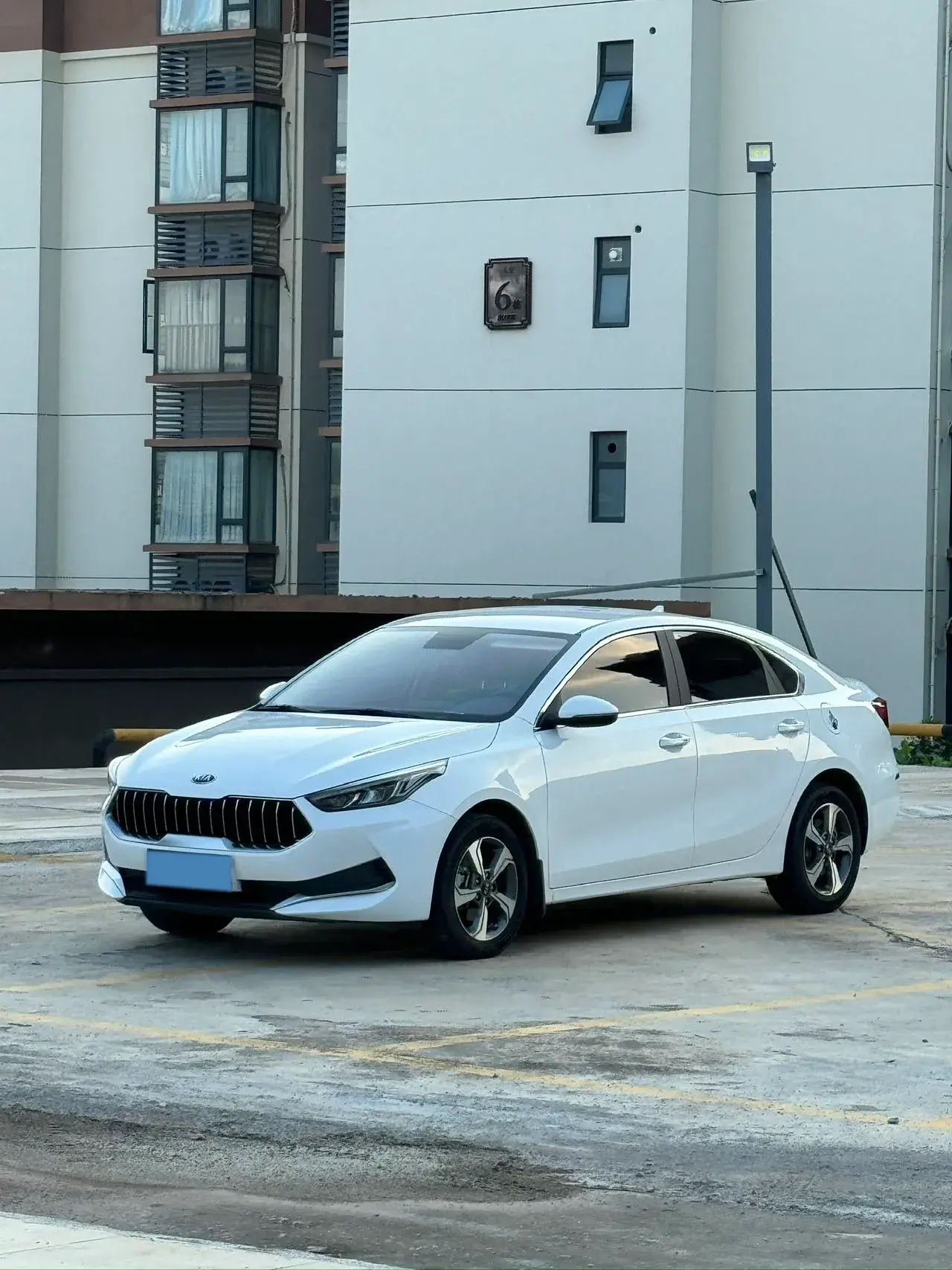 2019 KIA K3 view 1