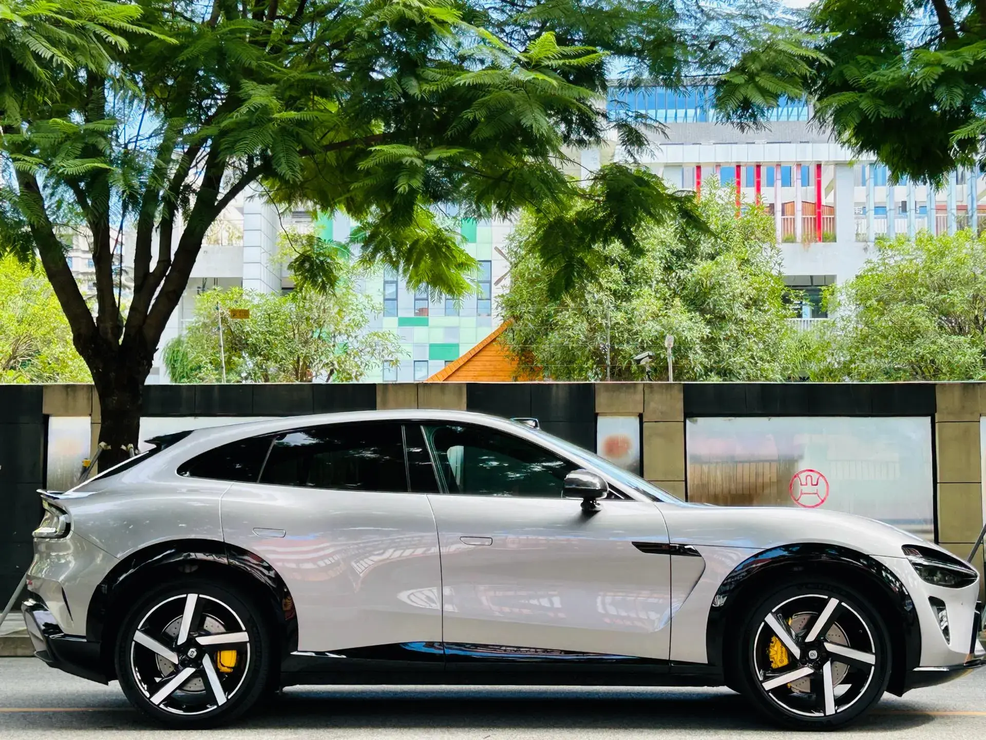 2025 MI YU7 thumbnail 4