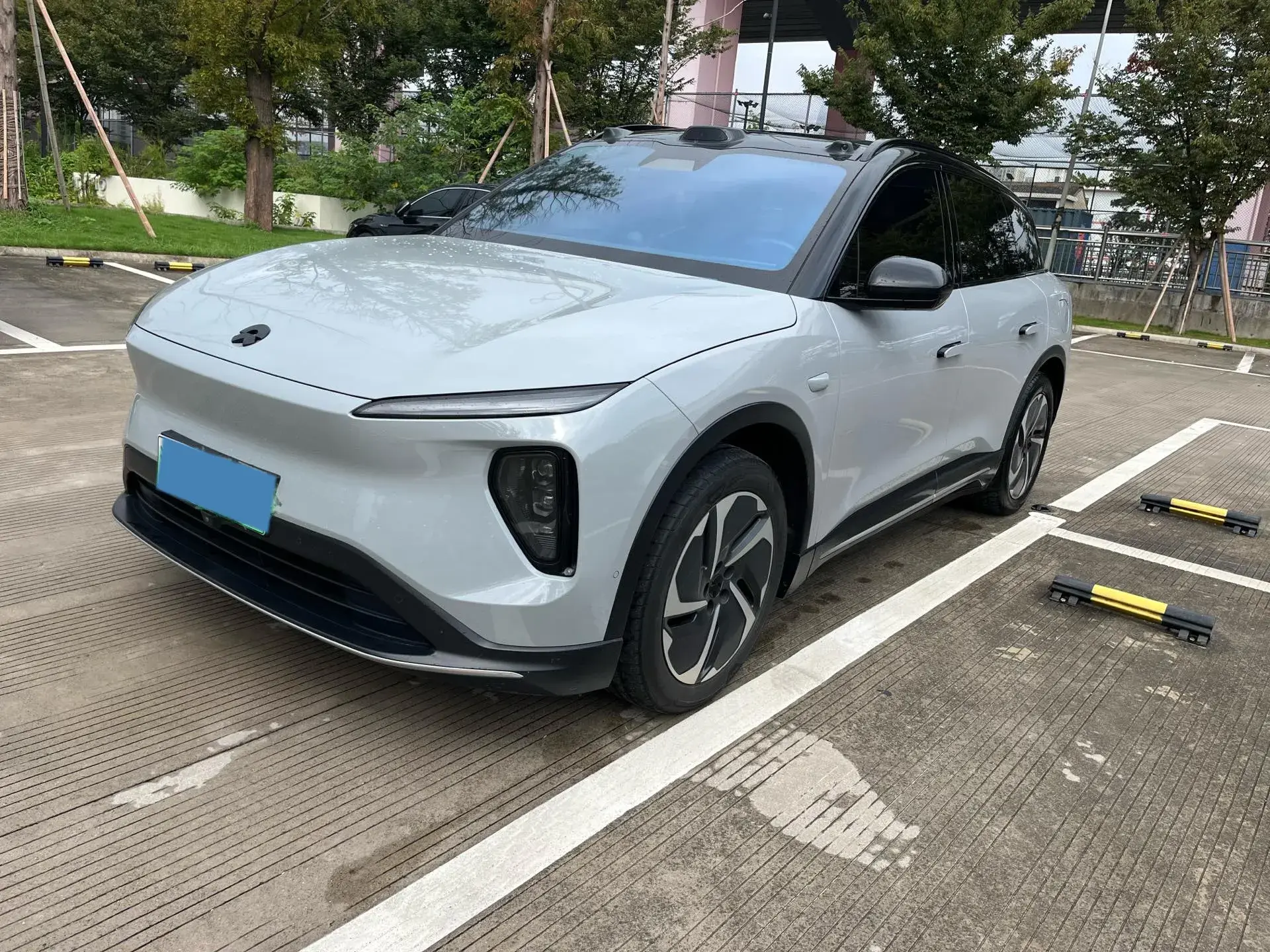 2023 NIO ES6 view 1