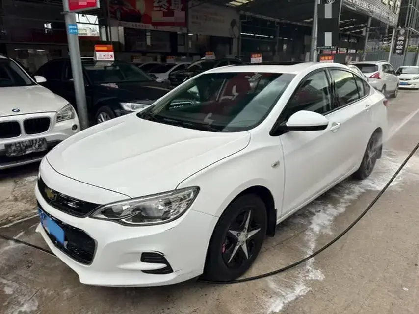 2019 CHEVROLET CAVALIER view 1