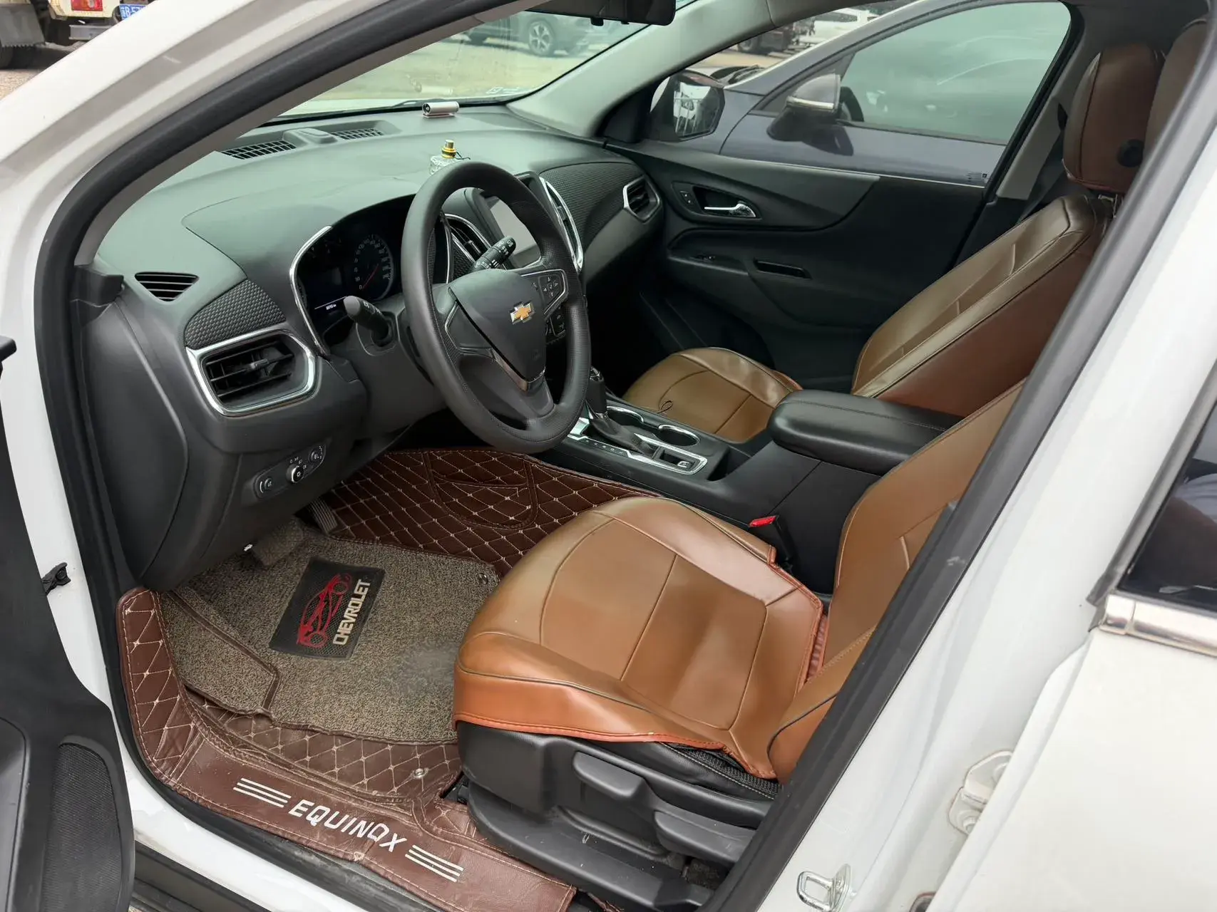 2019 CHEVROLET EQUINOX thumbnail 4