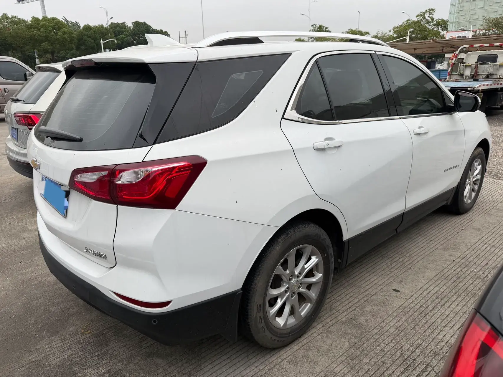 2019 CHEVROLET EQUINOX thumbnail 2