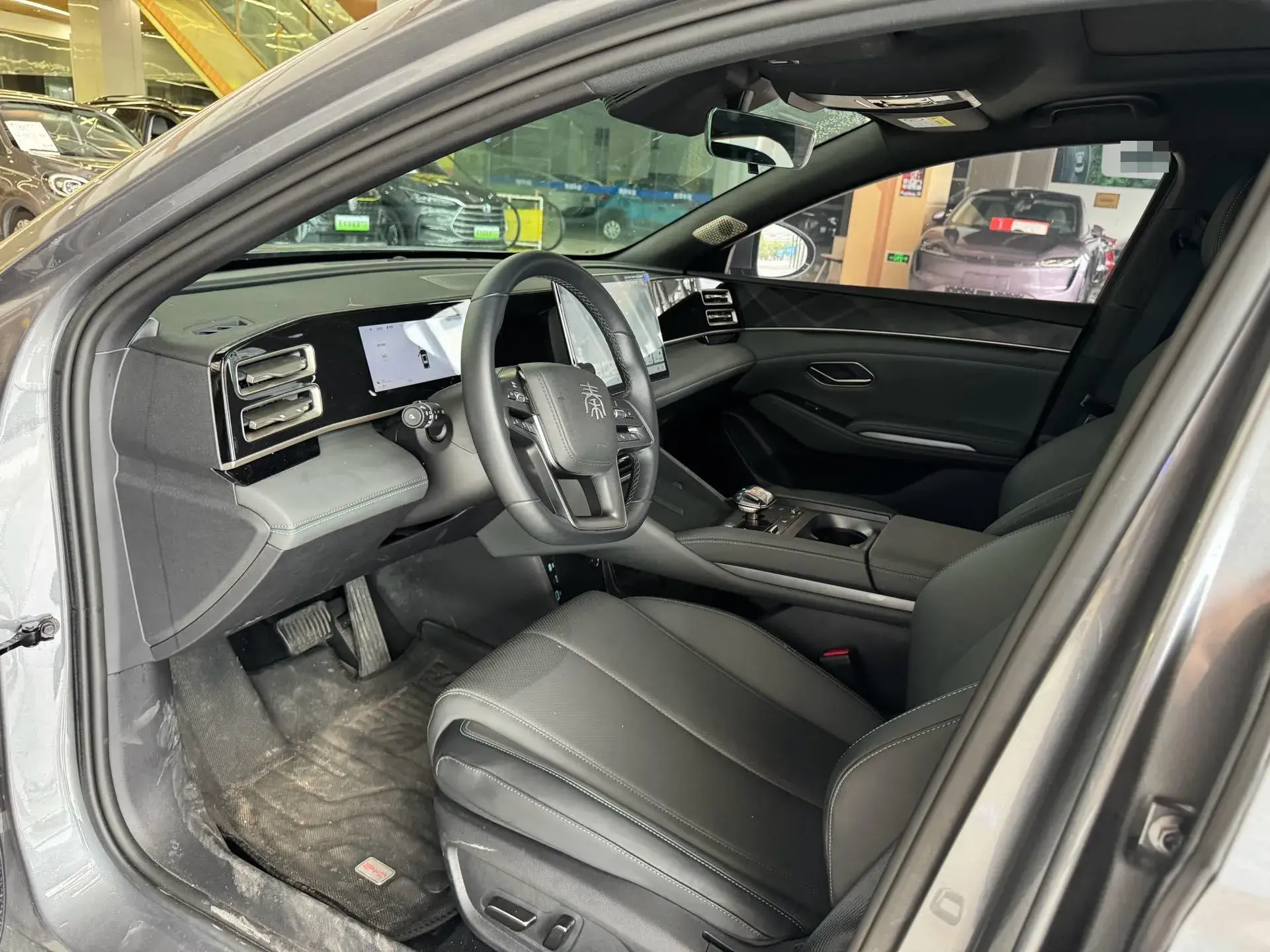 2025 BYD QINL thumbnail 4