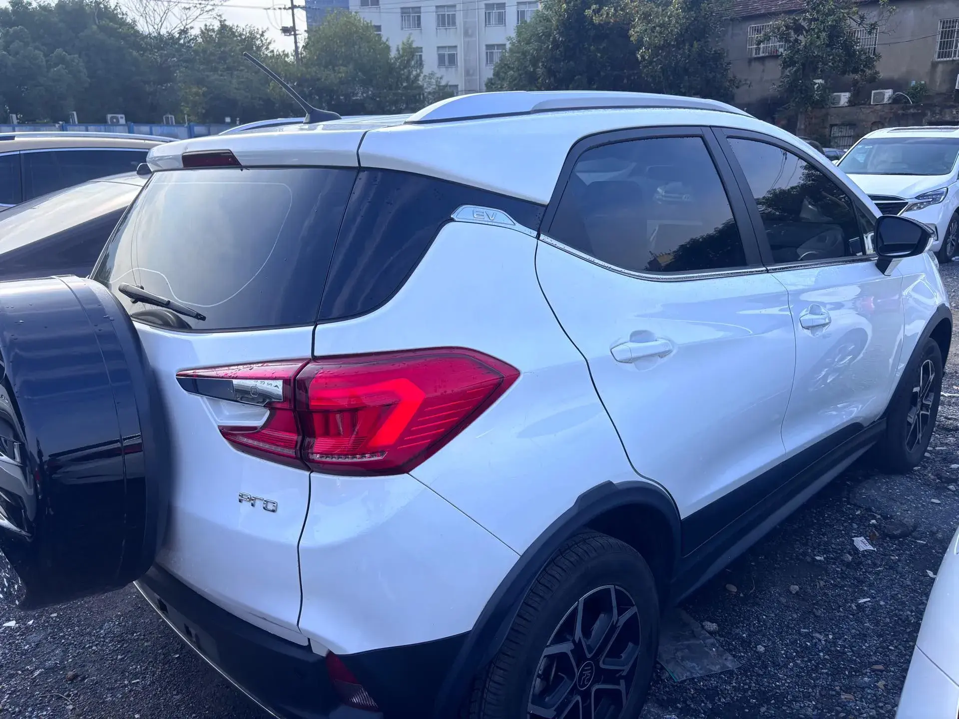 2021 BYD YUAN thumbnail 4