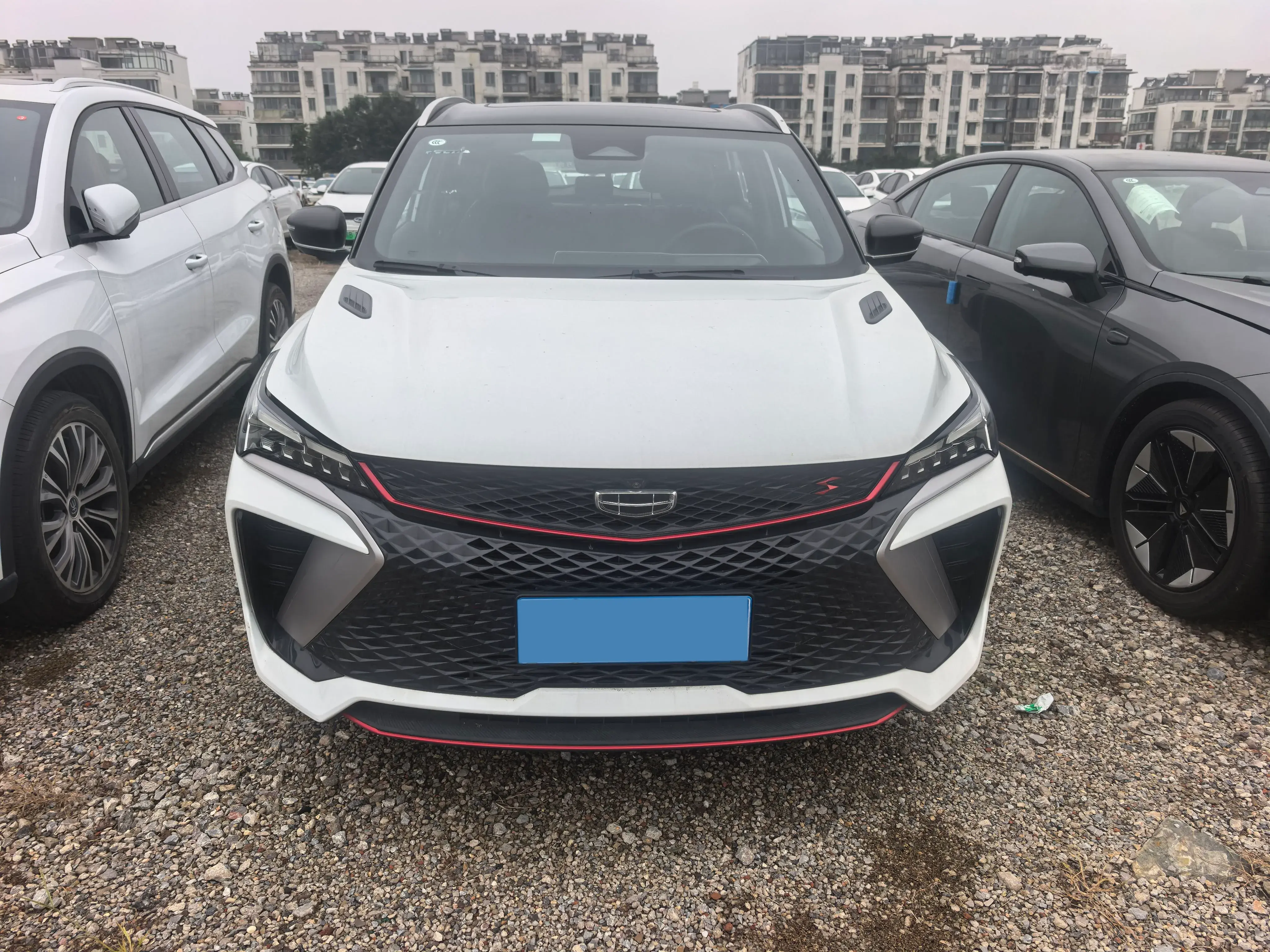 2022 GEELY COOLRAY thumbnail 2