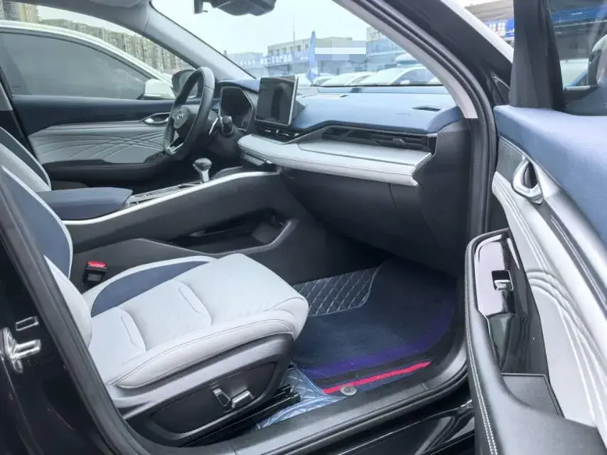 2023 GEELY PREFACE thumbnail 4