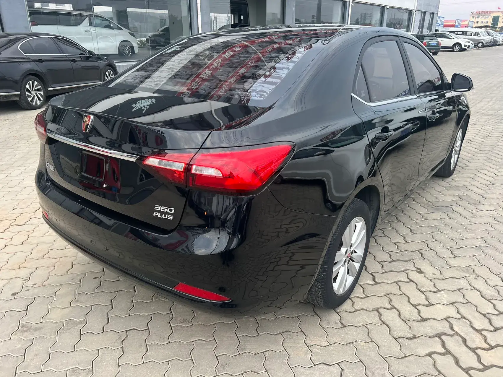 2018 ROEWE 360 thumbnail 2