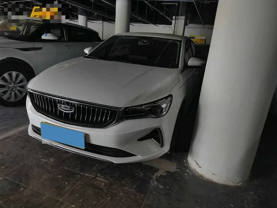 2023 GEELY EMGRAND thumbnail 2