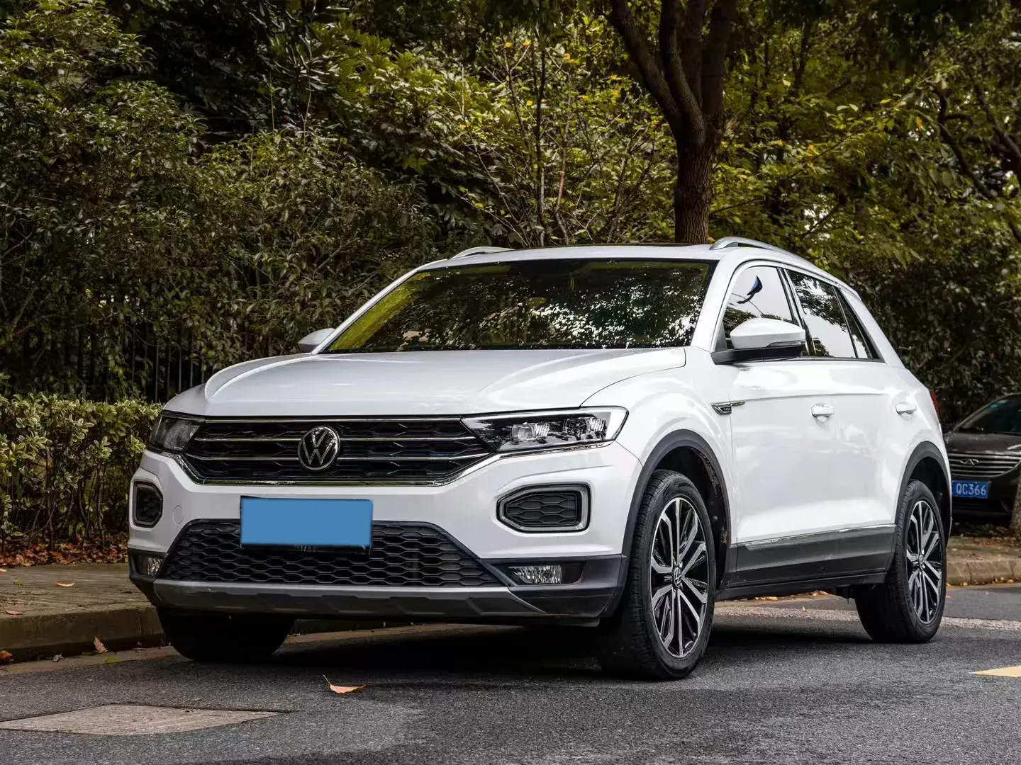 2020 VOLKSWAGEN T-ROC view 1