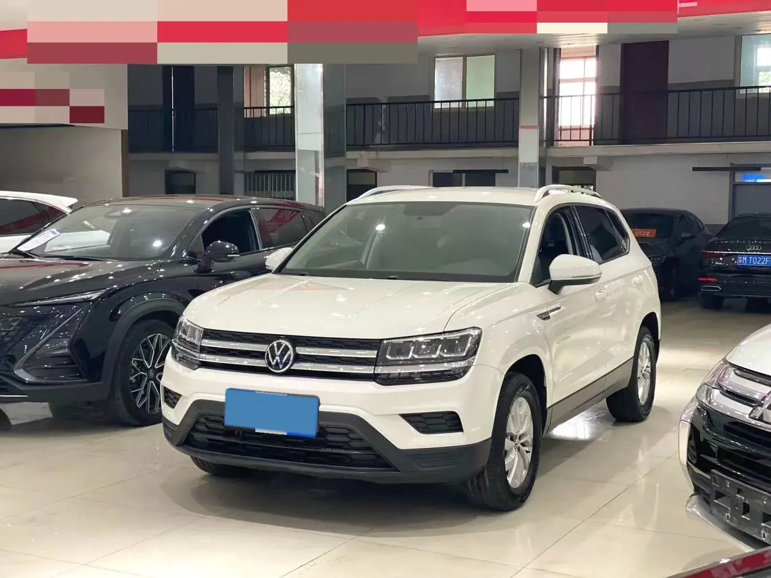 2021 VOLKSWAGEN THARU view 1