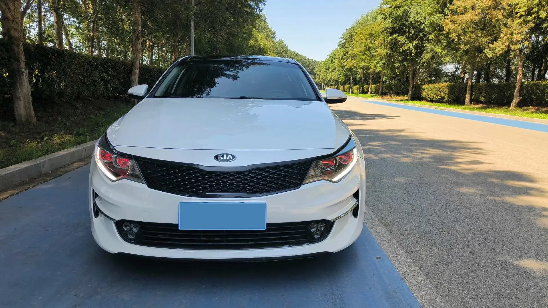 2017 KIA K5 thumbnail 2