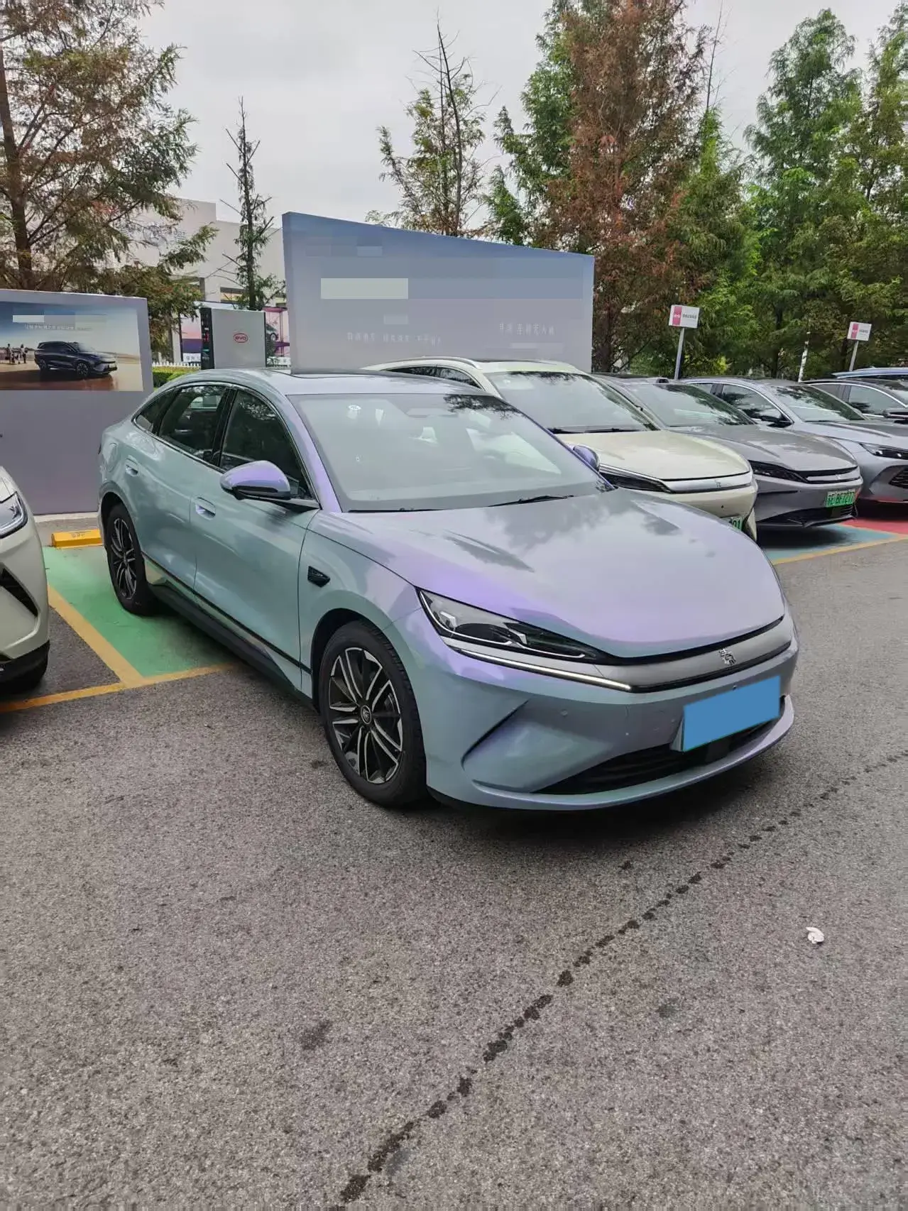 2025 BYD QINL thumbnail 2