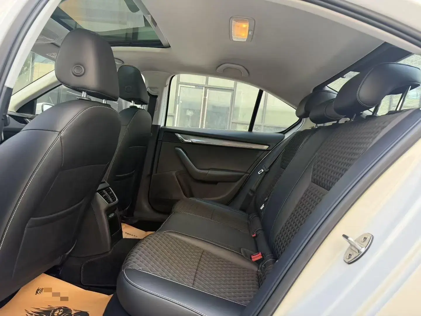 2018 SKODA OCTAVIA thumbnail 4