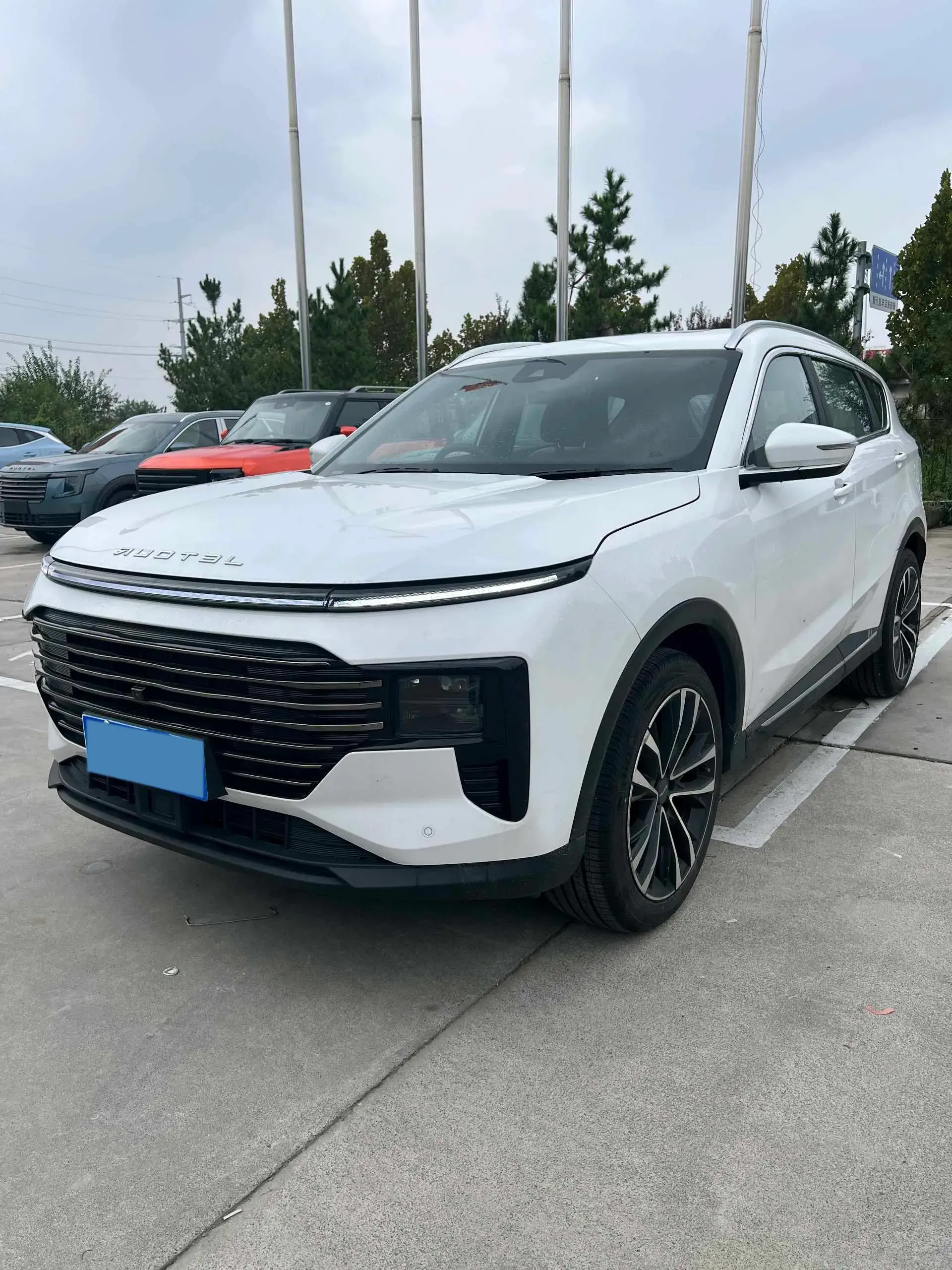 2025 JETOUR X70 view 1