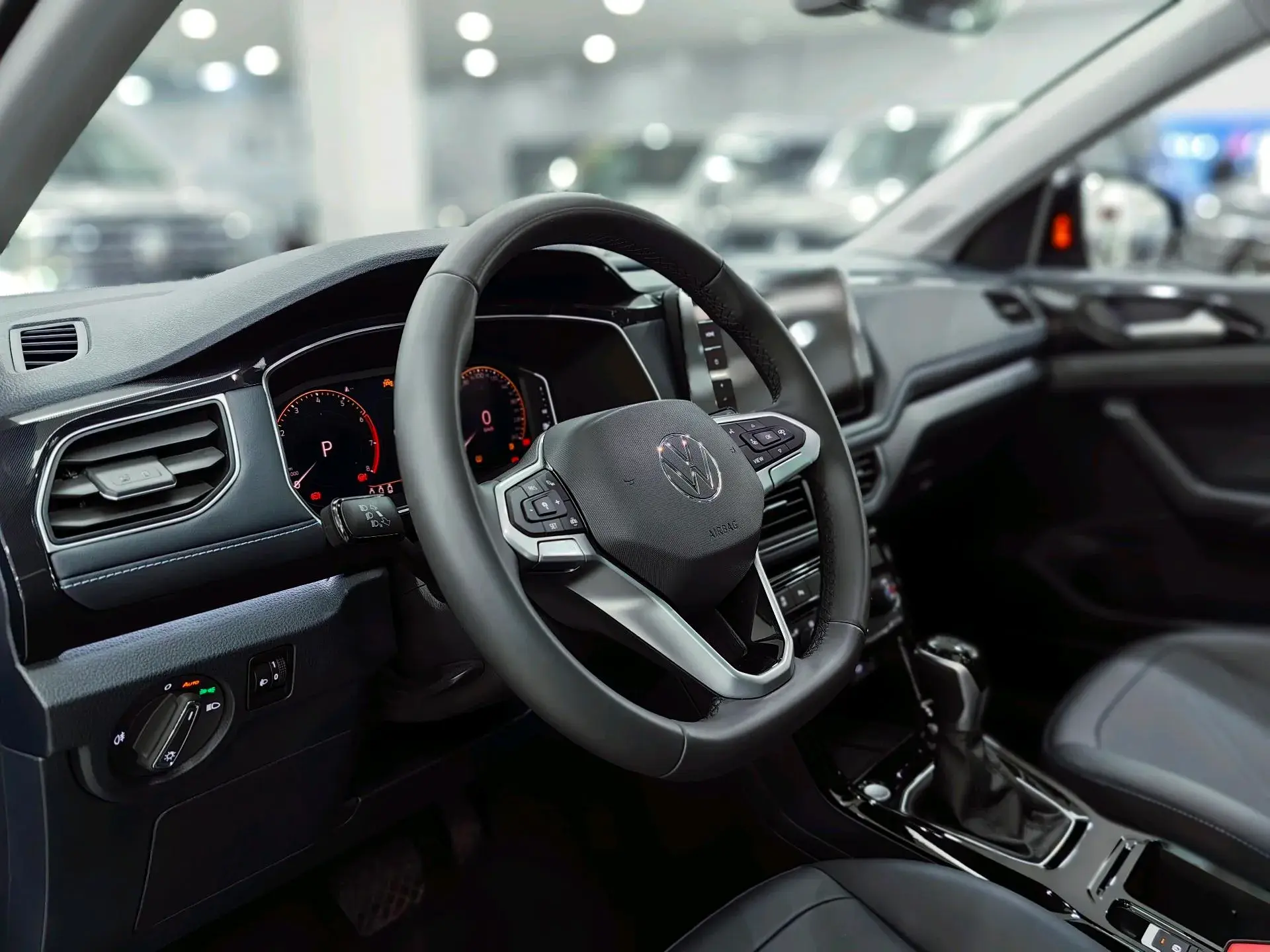 2025 VOLKSWAGEN THARU thumbnail 3