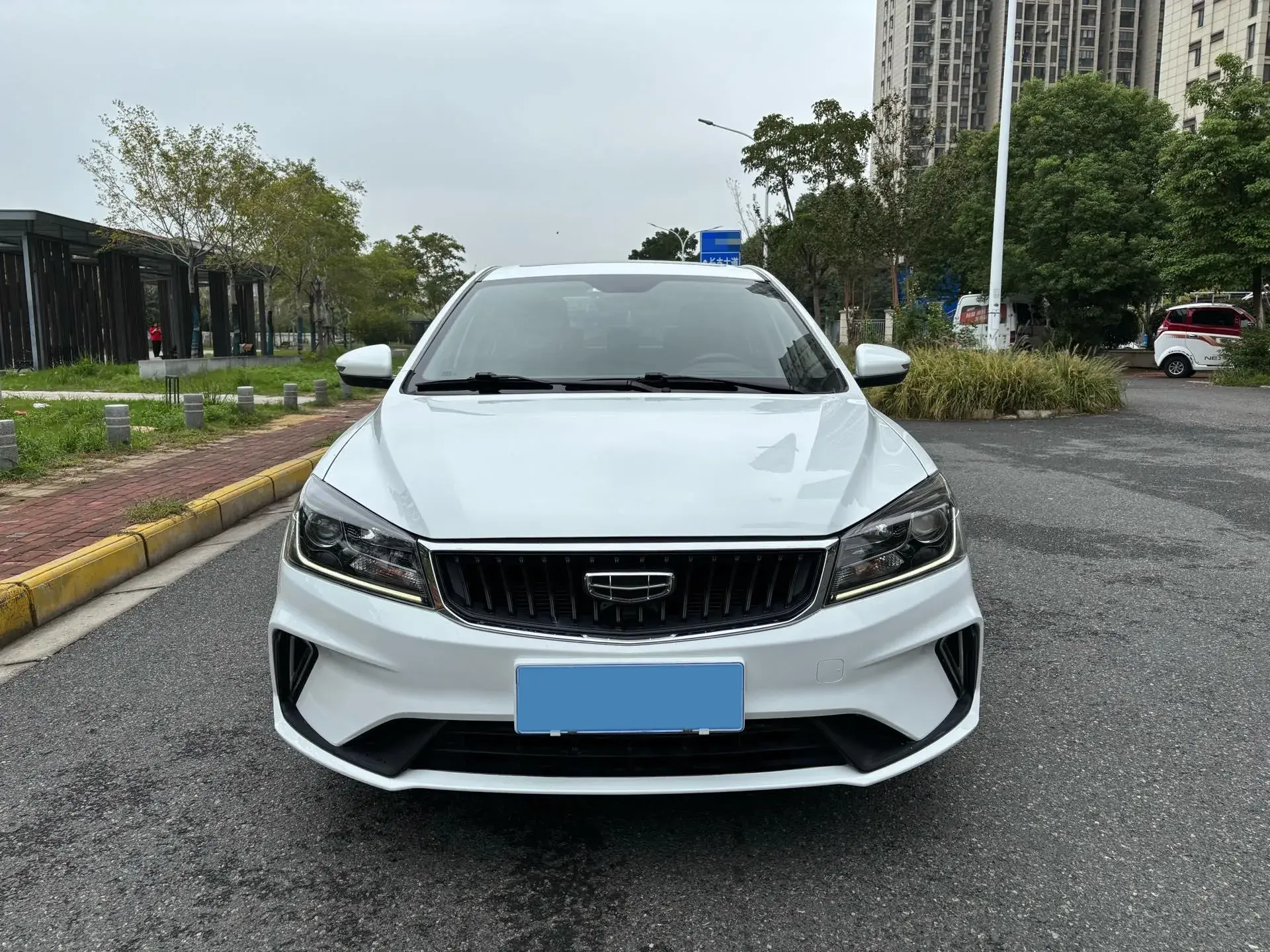 2021 GEELY EMGRAND thumbnail 2