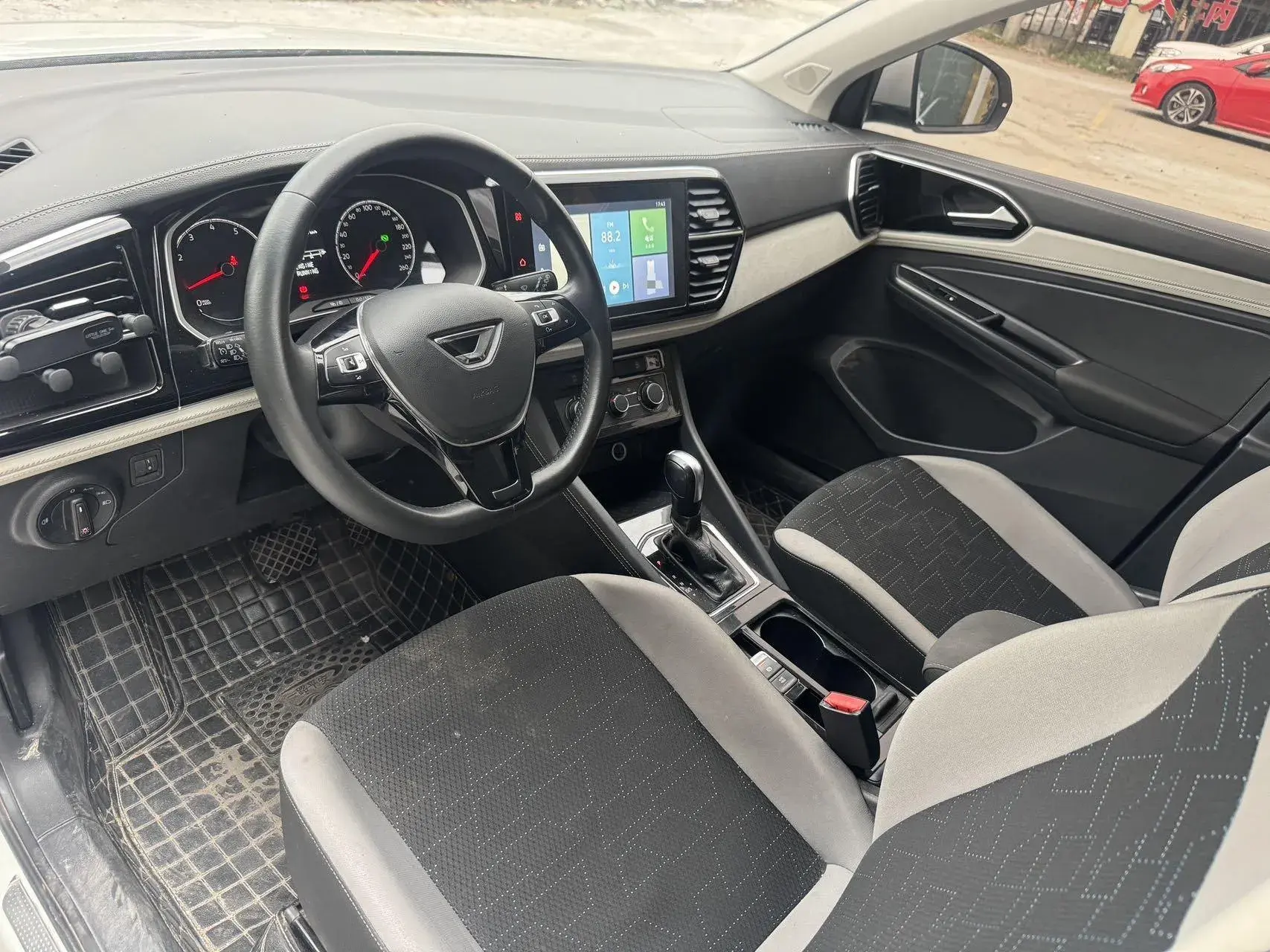 2023 JETTA VS5 thumbnail 4