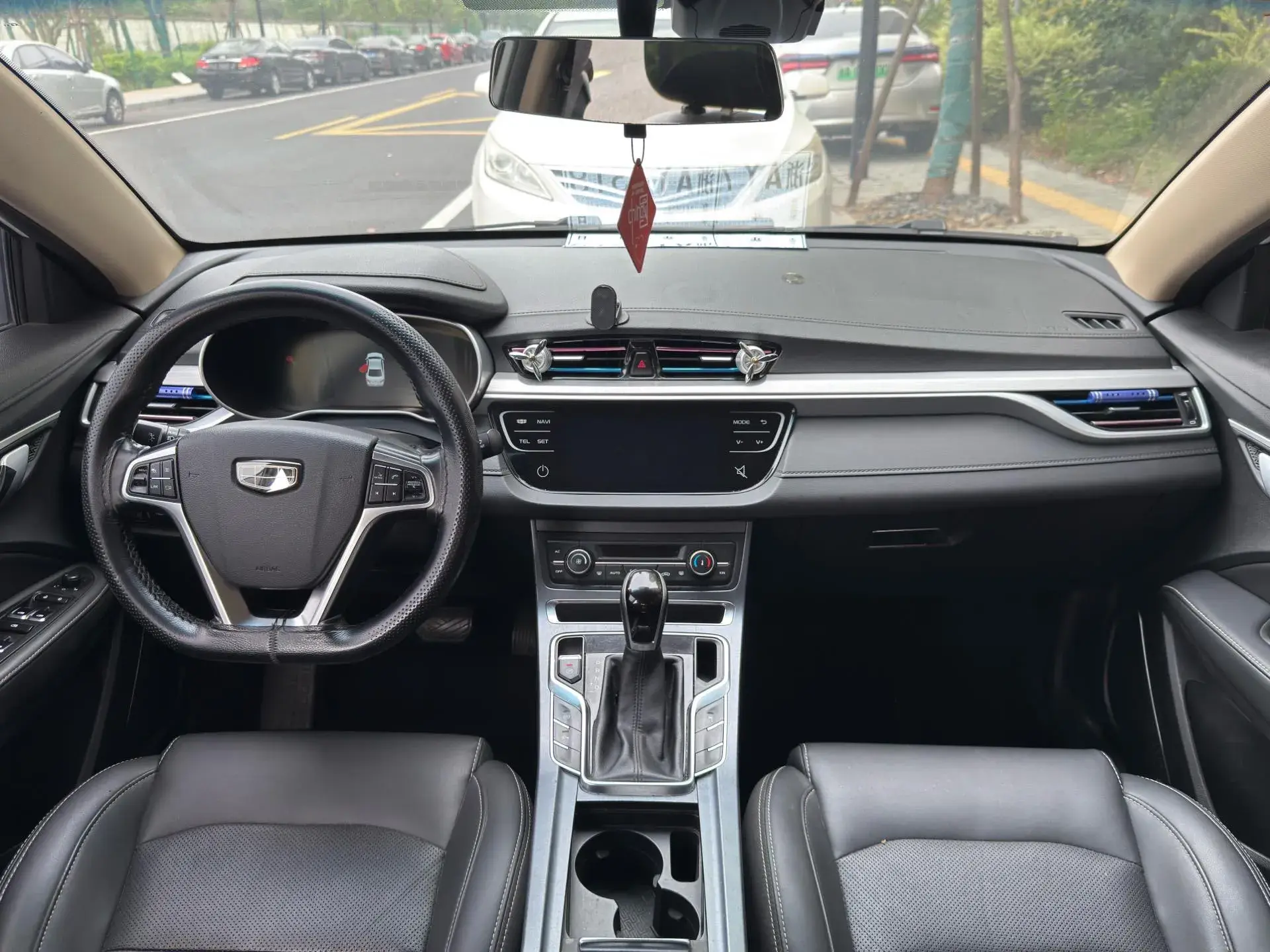 2018 GEELY EMGRAND thumbnail 3
