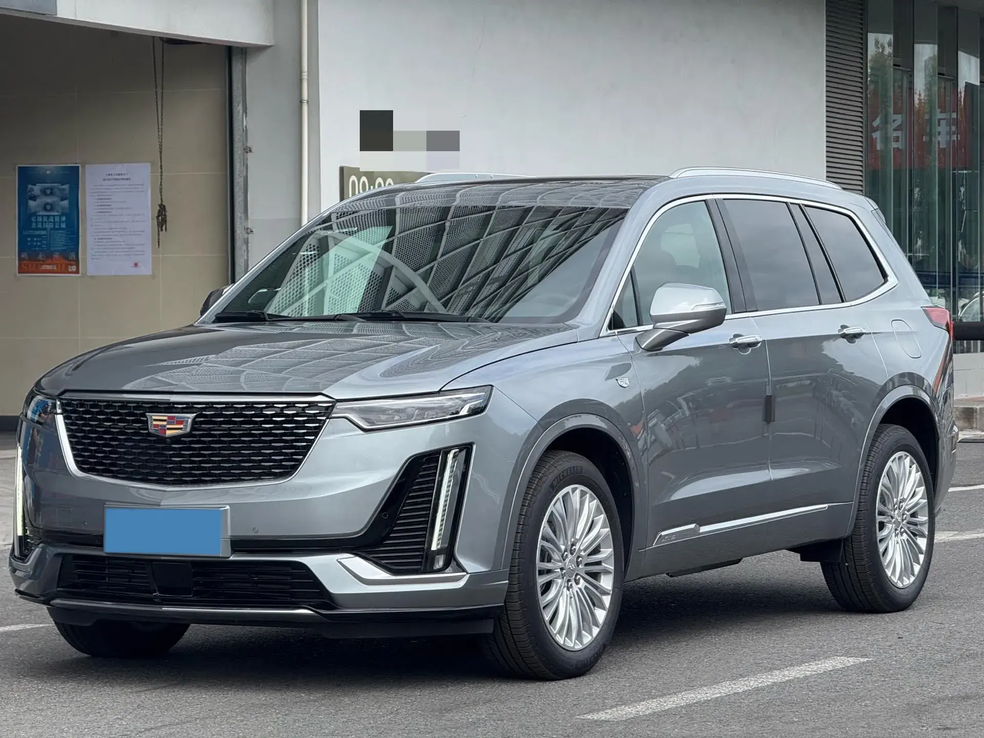 2025 CADILLAC XT6 view 1