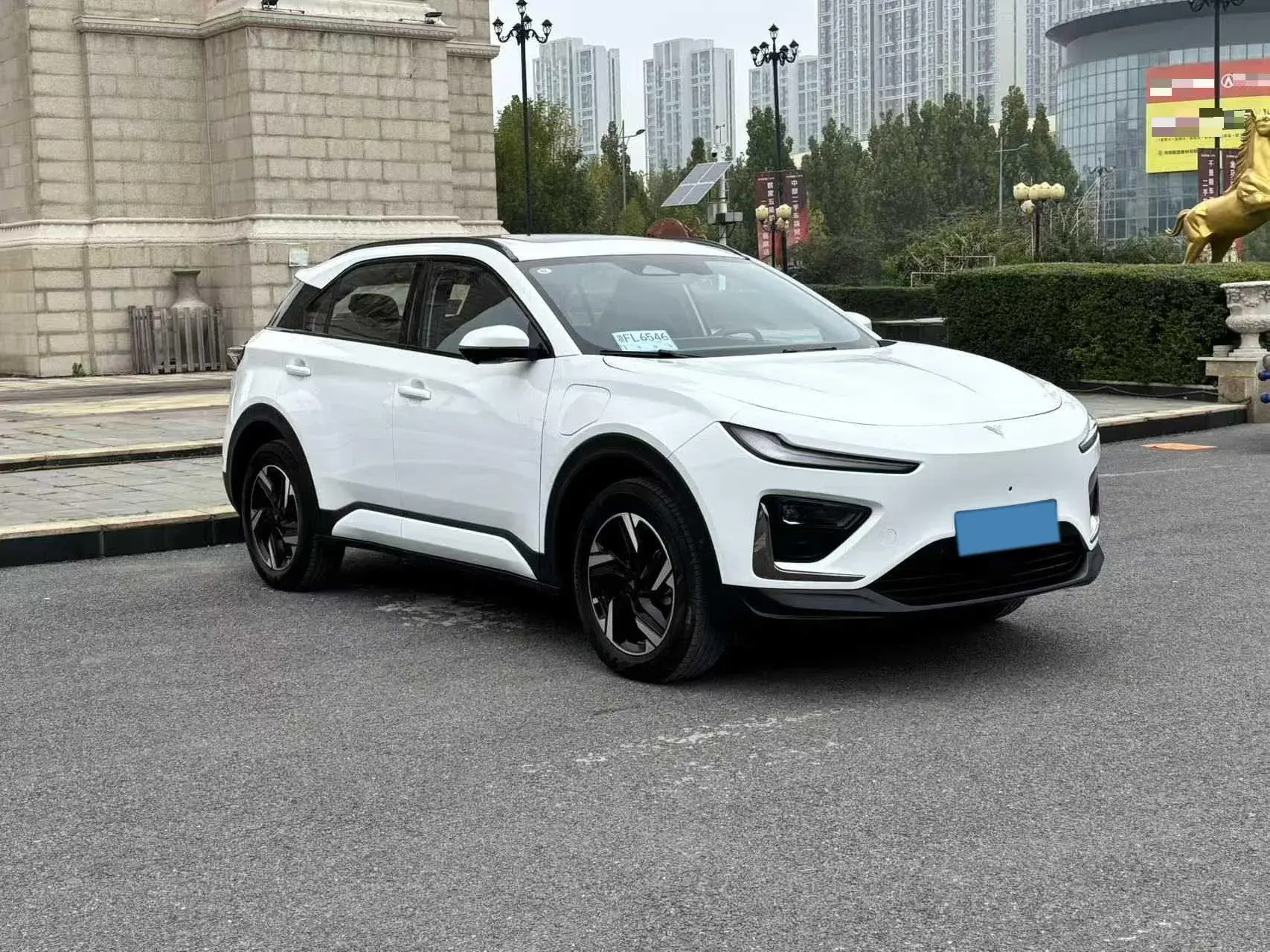 2023 NETA X thumbnail 3