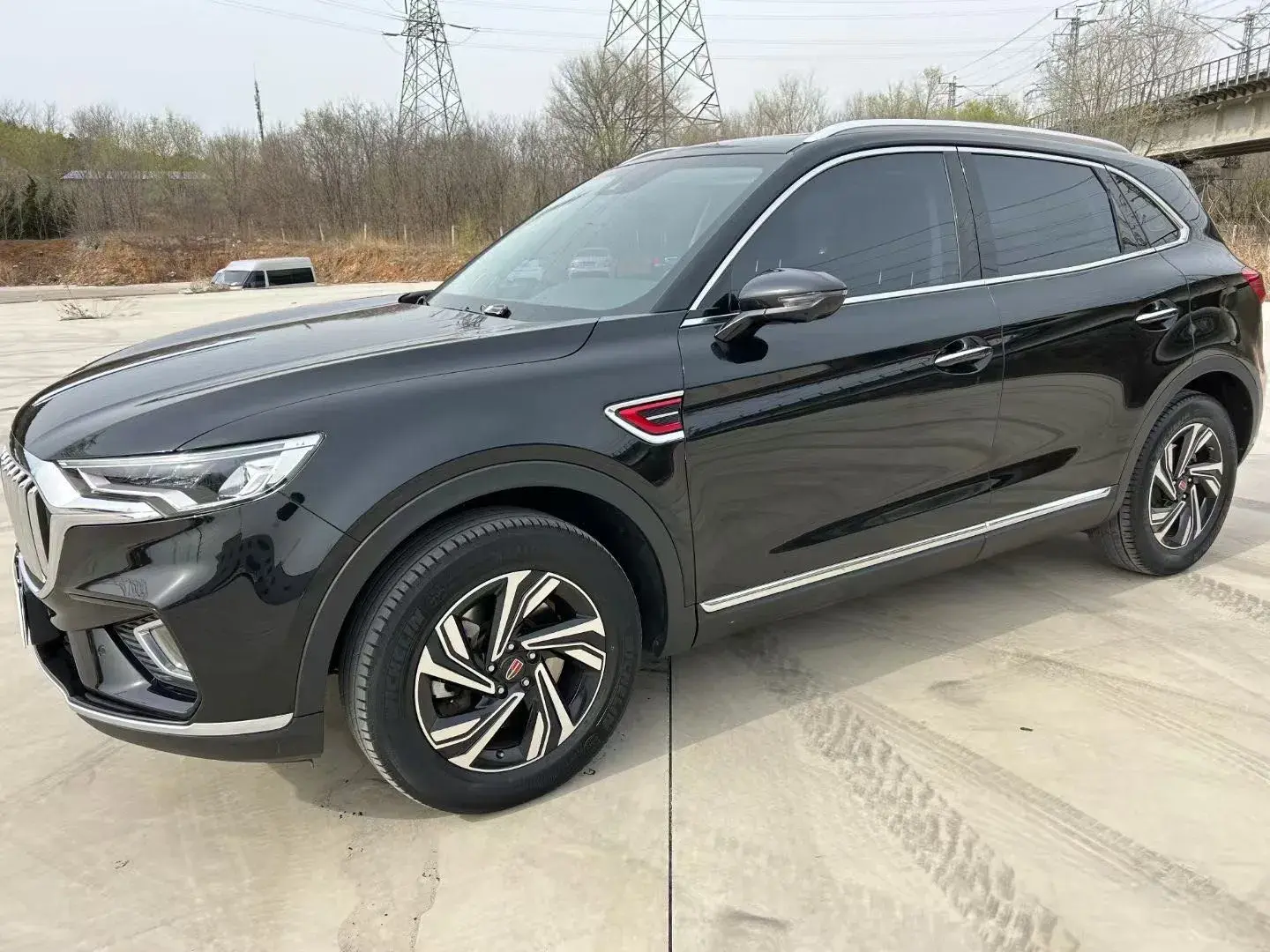 2022 HONGQI HS5 view 1