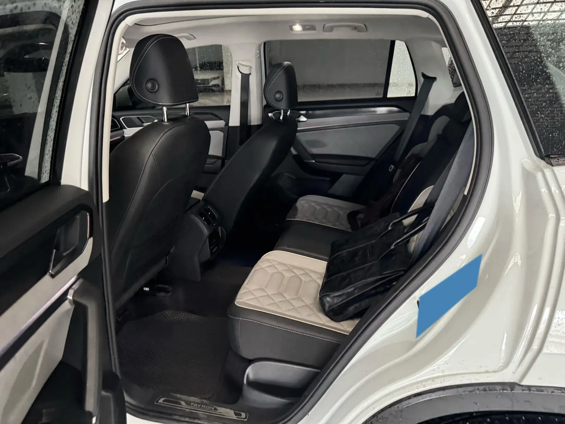 2024 VOLKSWAGEN TAYRON thumbnail 4