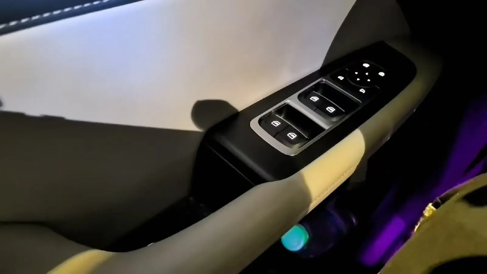 2021 WEY Macchiato DHT 1.5L 102HP L4 2DHT Hybrid 1.7KWH,autocango,china used car exporter,china ev exporter,chinese used car exporter,chinese used ev exporter