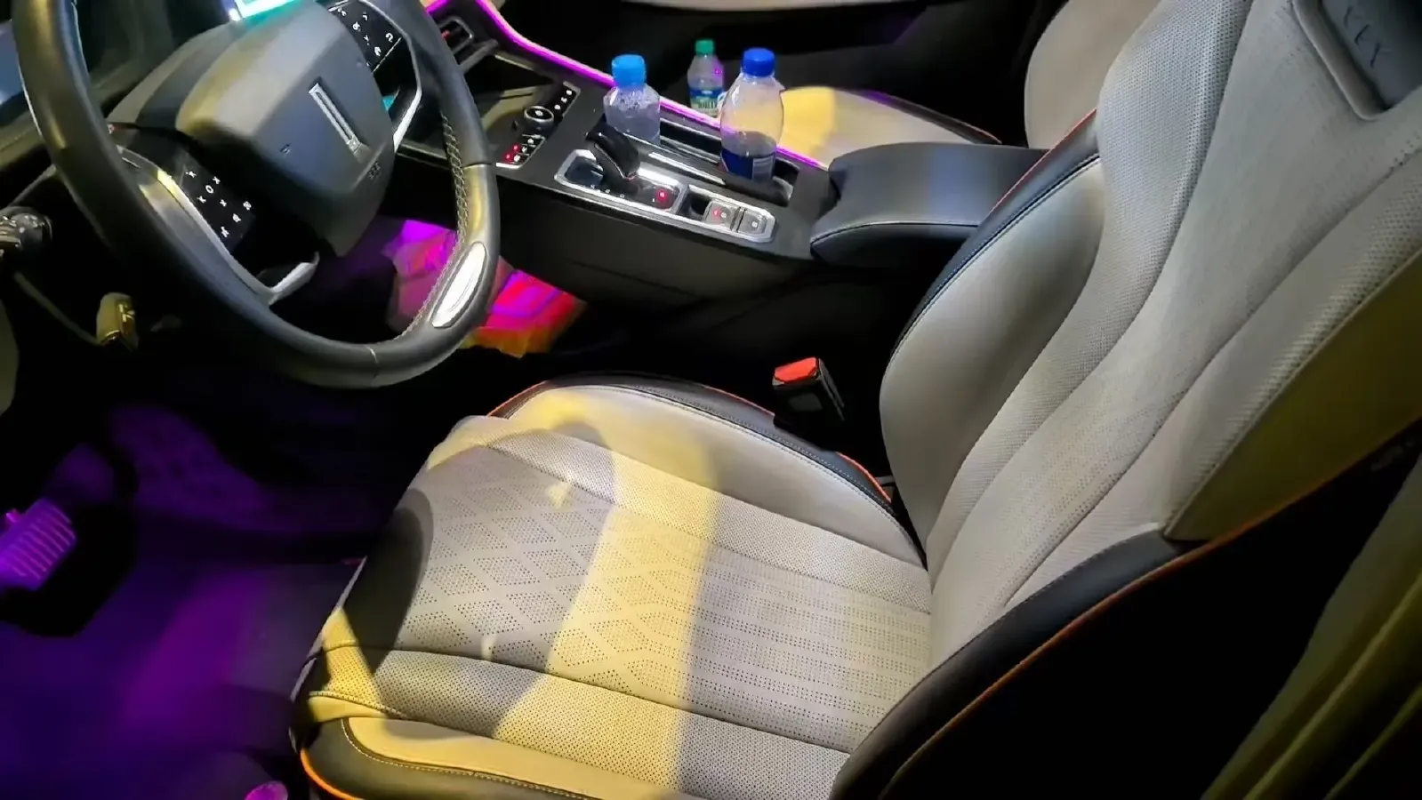 2021 WEY Macchiato DHT 1.5L 102HP L4 2DHT Hybrid 1.7KWH,autocango,china used car exporter,china ev exporter,chinese used car exporter,chinese used ev exporter