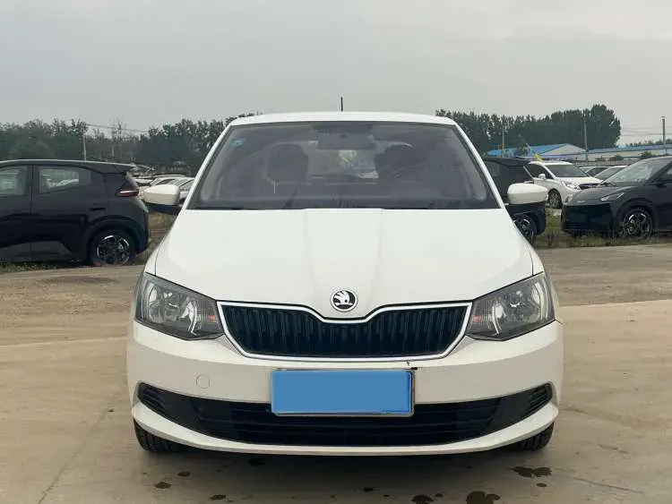 2017 SKODA FABIA thumbnail 2