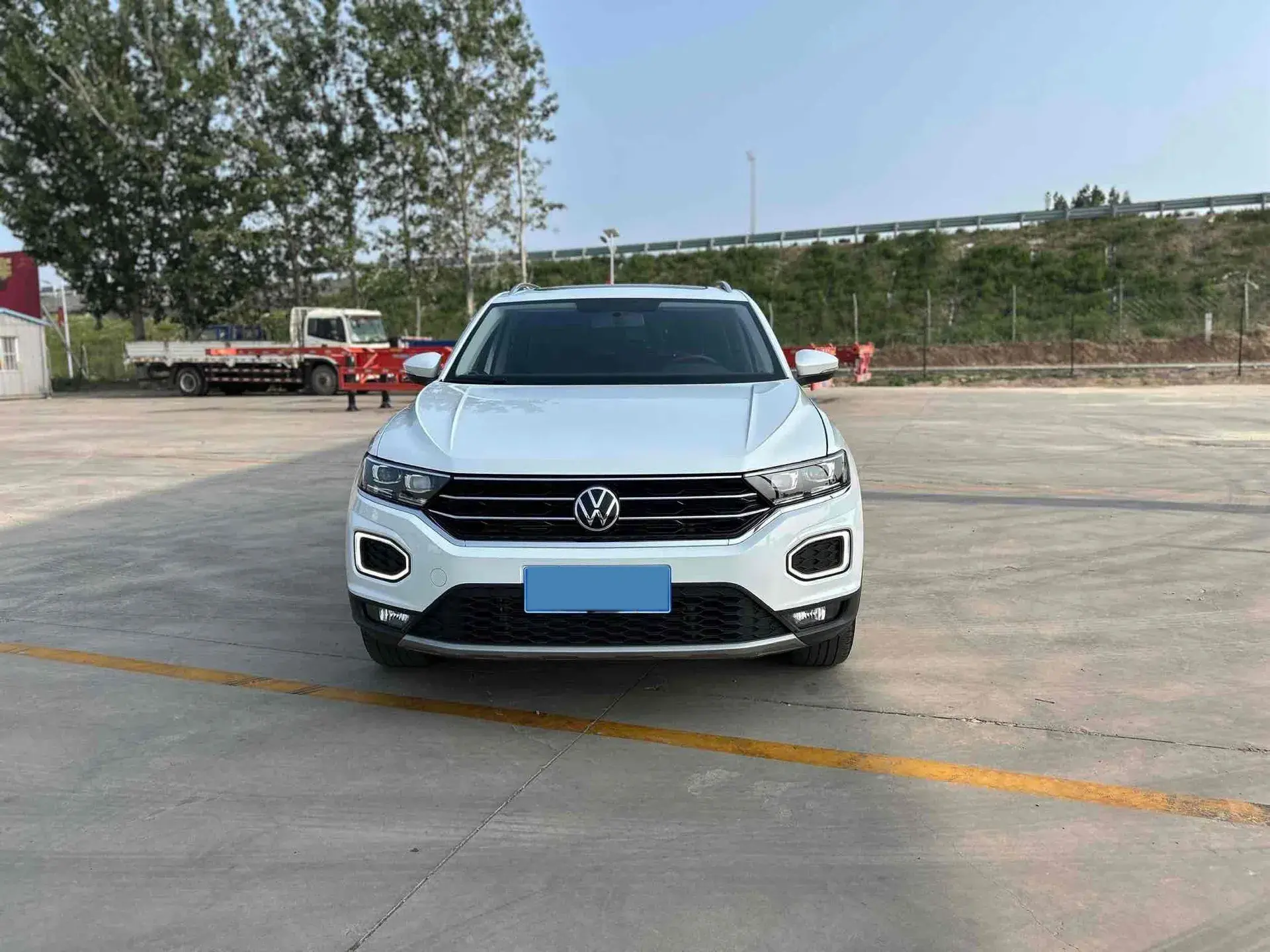 2022 VOLKSWAGEN T-ROC thumbnail 2