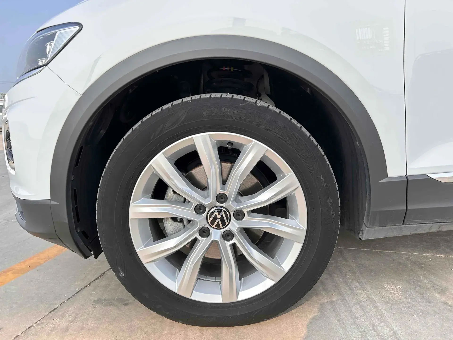 2022 VOLKSWAGEN T-ROC thumbnail 3