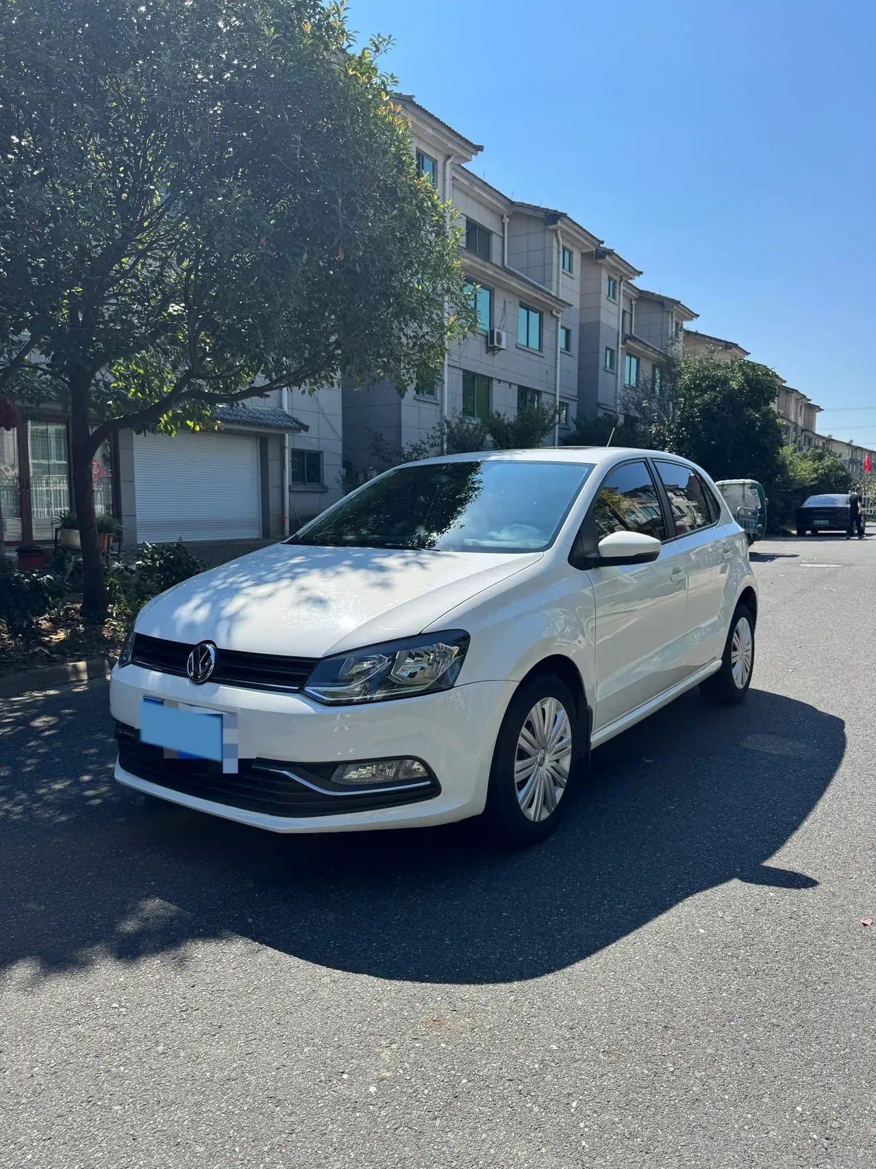 2016 VOLKSWAGEN POLO view 1