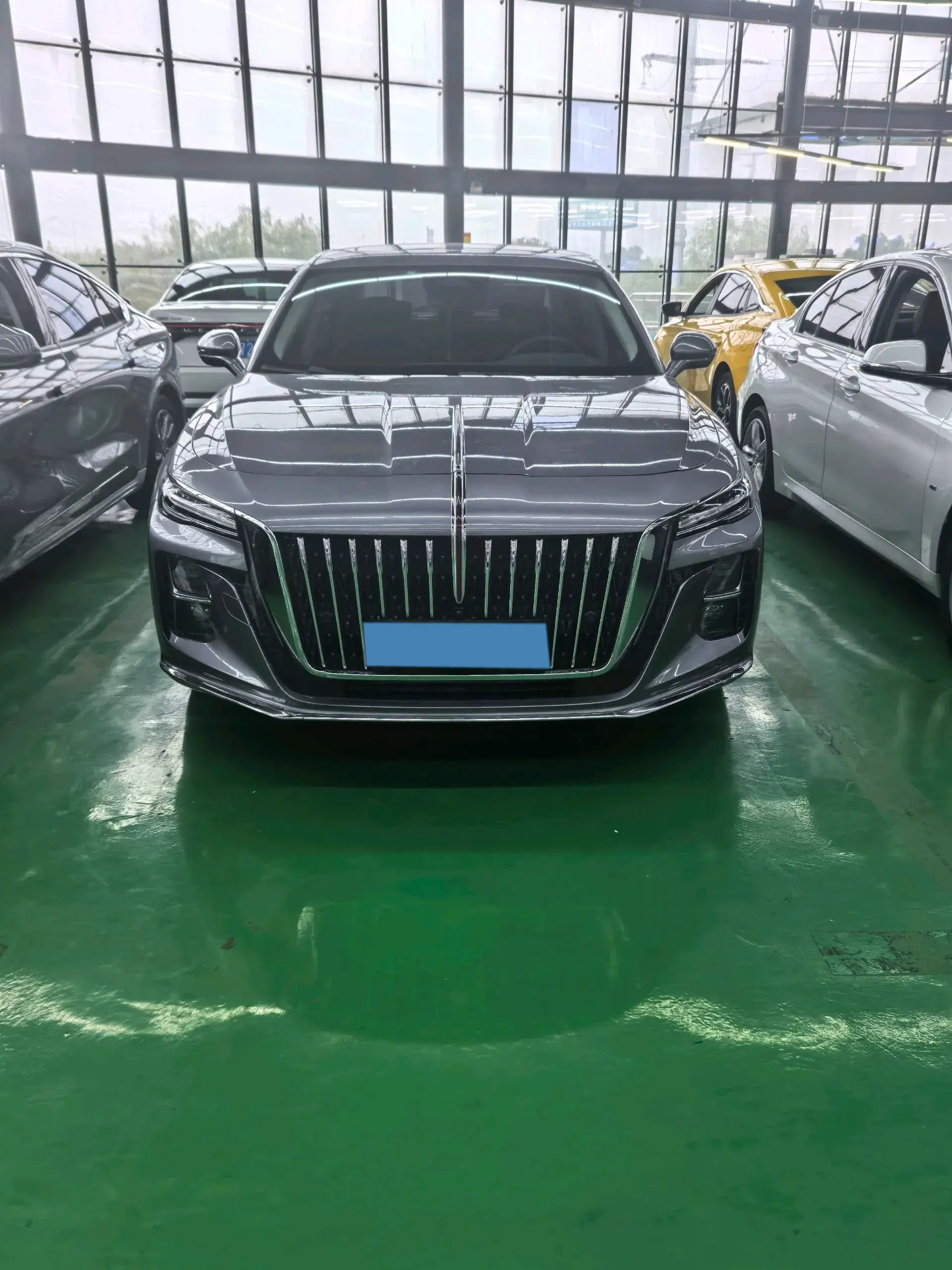 2023 HONGQI H5 thumbnail 2