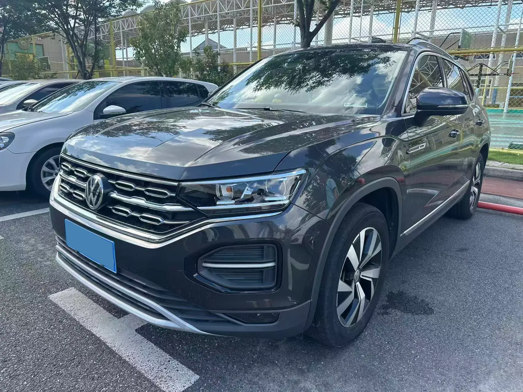 2020 VOLKSWAGEN TAYRON view 1