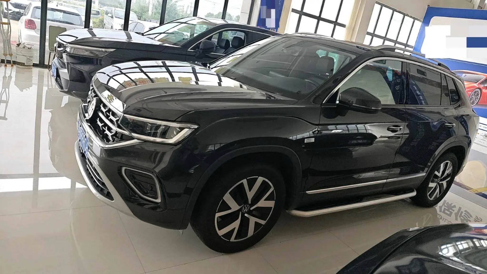 2024 VOLKSWAGEN TAYRON view 1