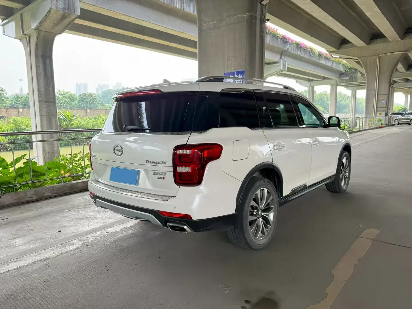 2017 GAC TRUMPCHI thumbnail 3