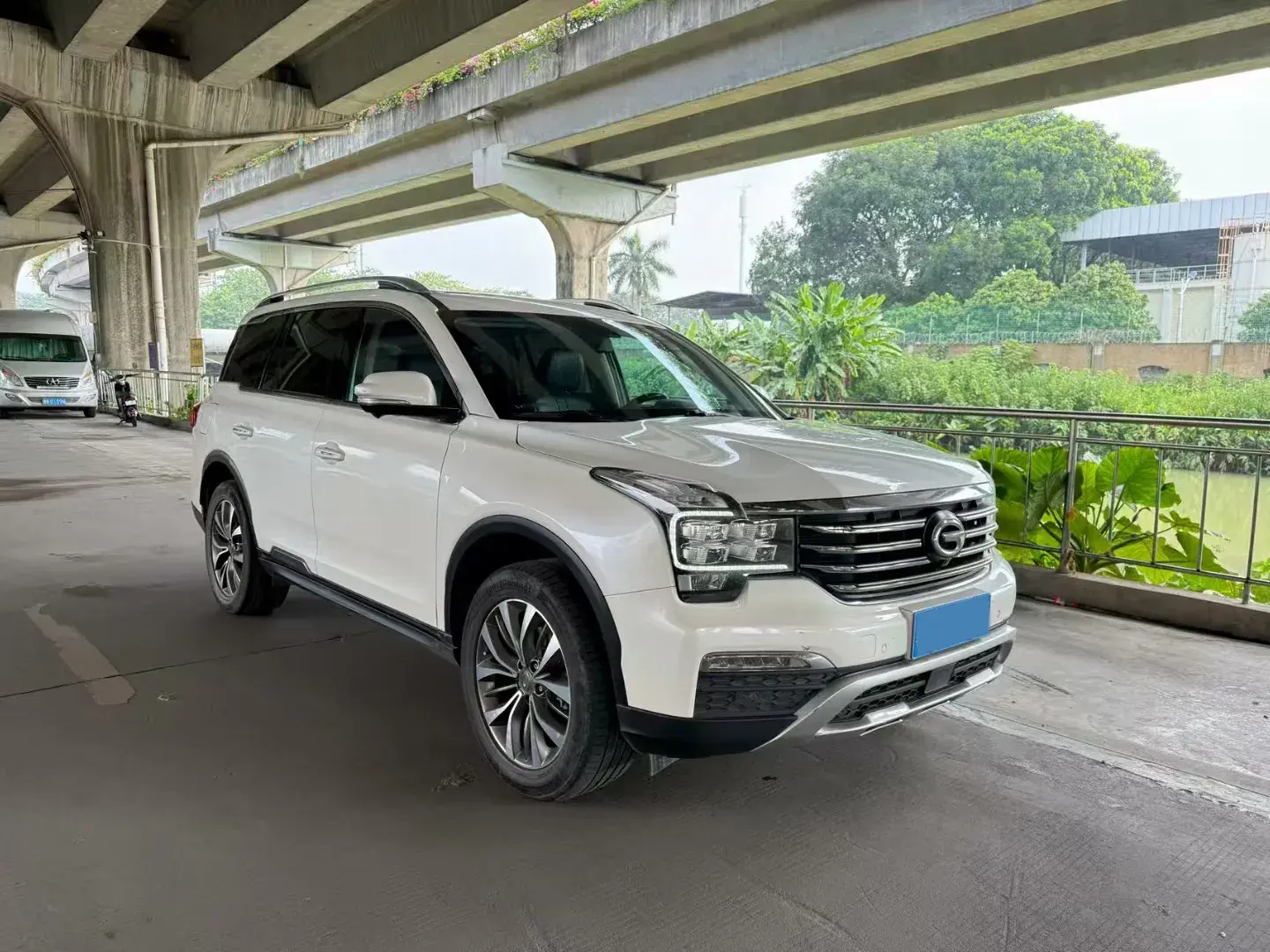 2017 GAC TRUMPCHI thumbnail 2