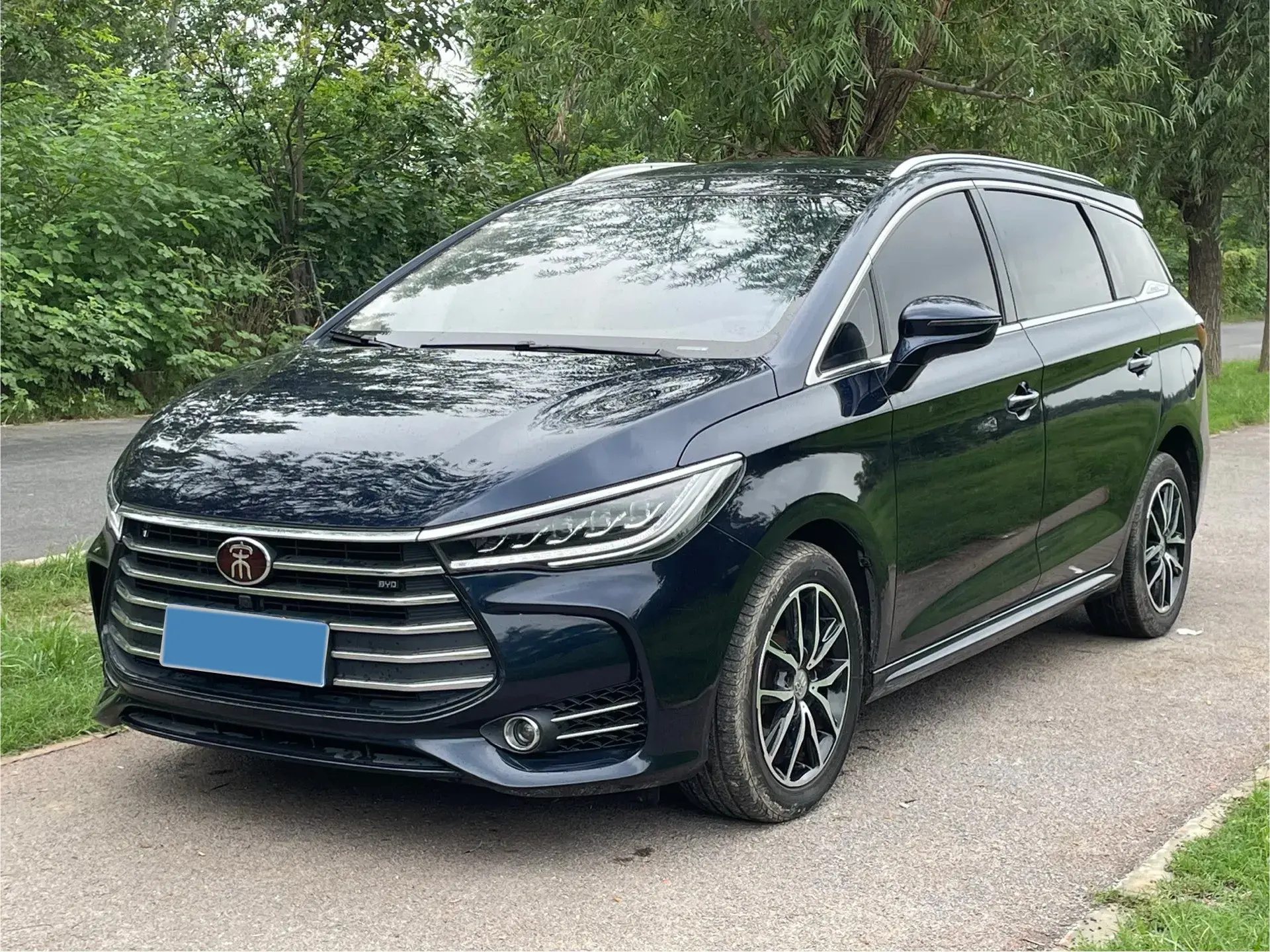 2018 BYD SONG view 1