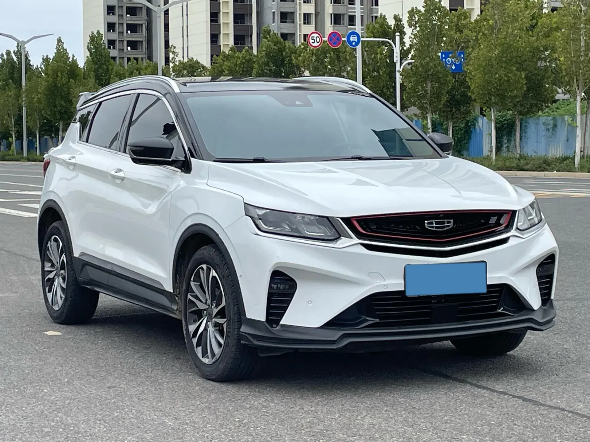 2019 GEELY COOLRAY thumbnail 3
