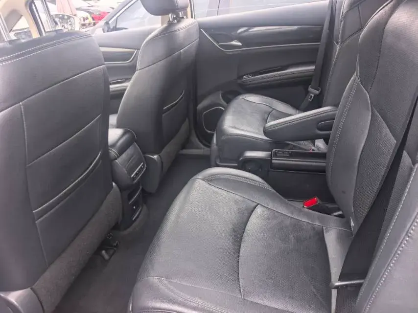 2018 BYD SONG thumbnail 4